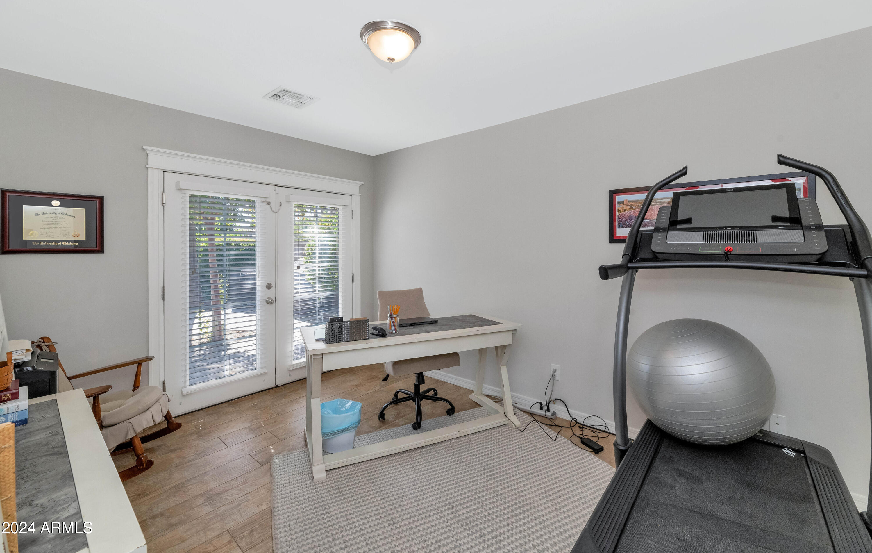 5431 E PINCHOT Avenue