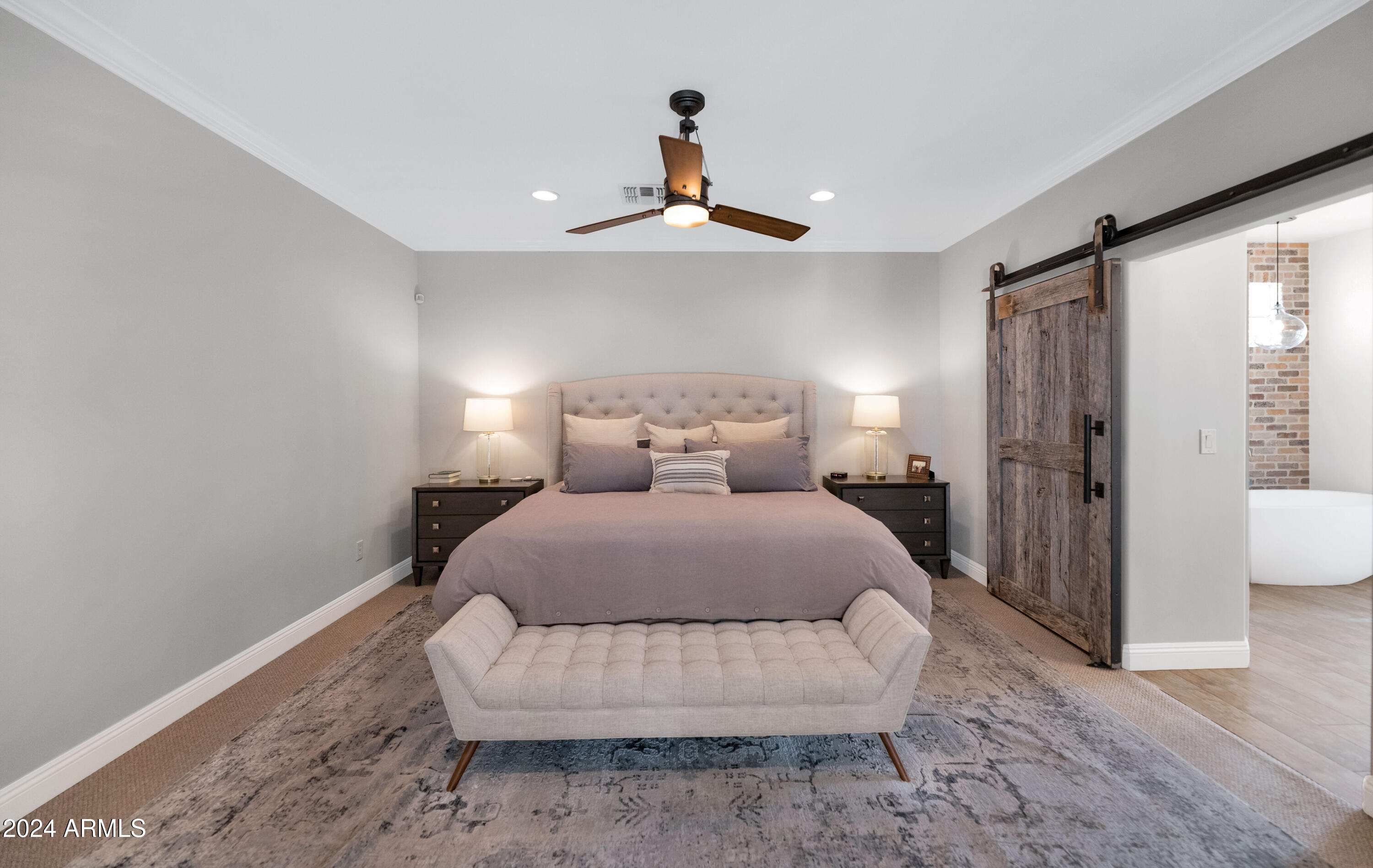 5431 E PINCHOT Avenue