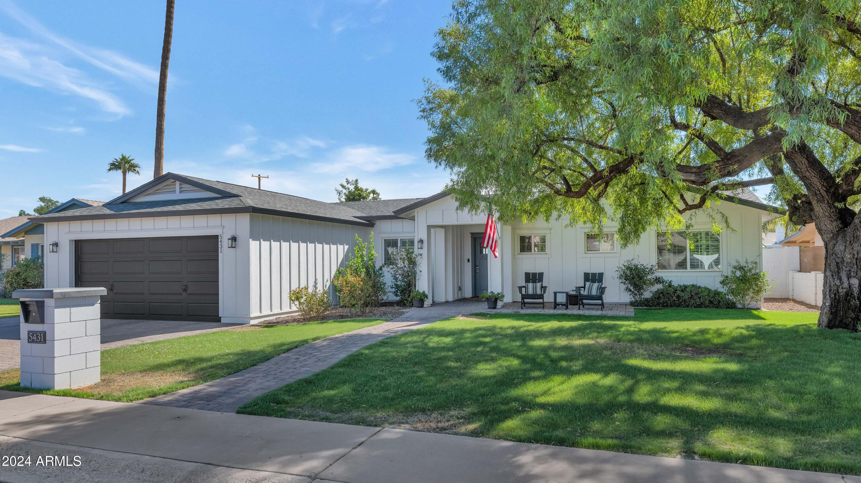 5431 E PINCHOT Avenue