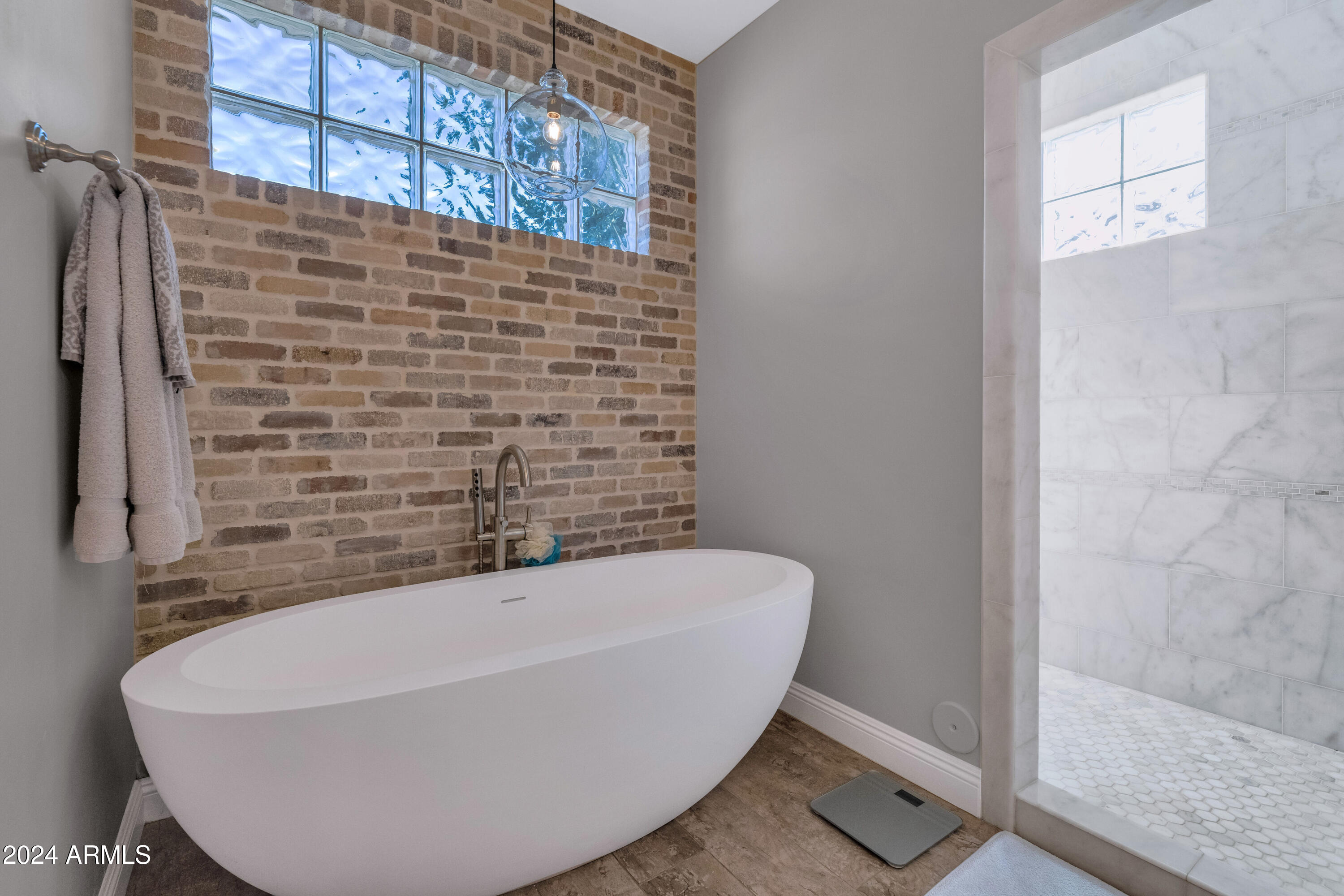 5431 E PINCHOT Avenue