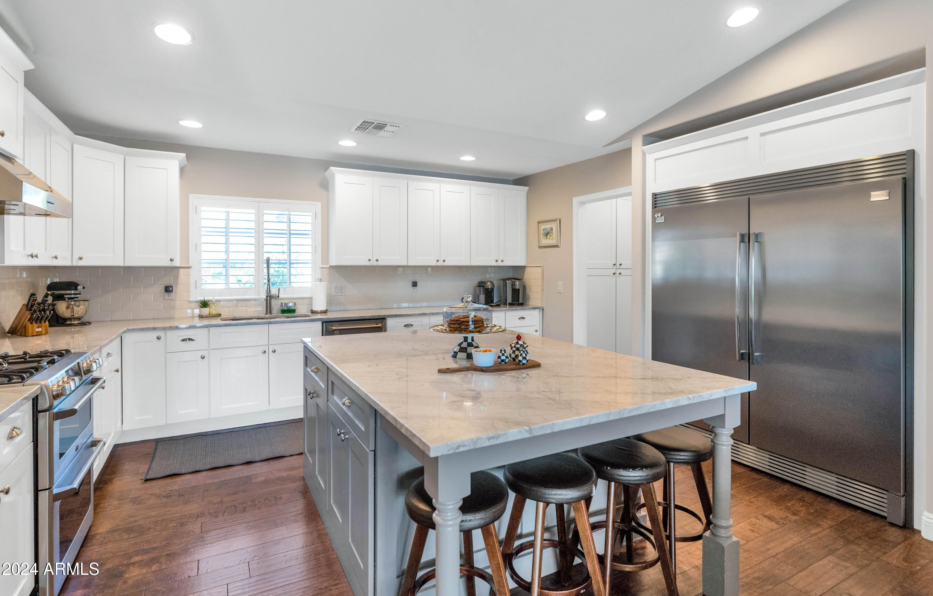 5431 E PINCHOT Avenue