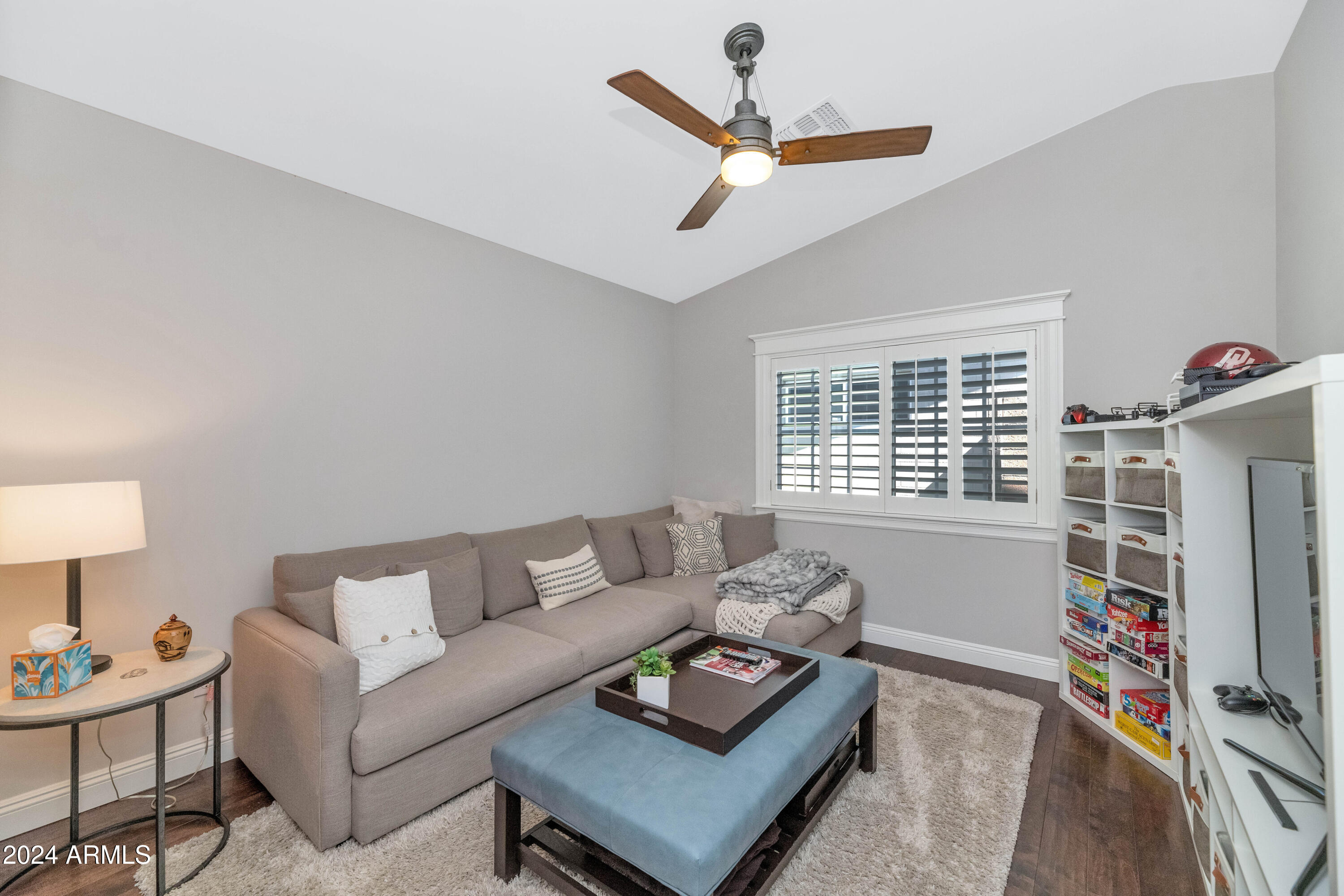 5431 E PINCHOT Avenue