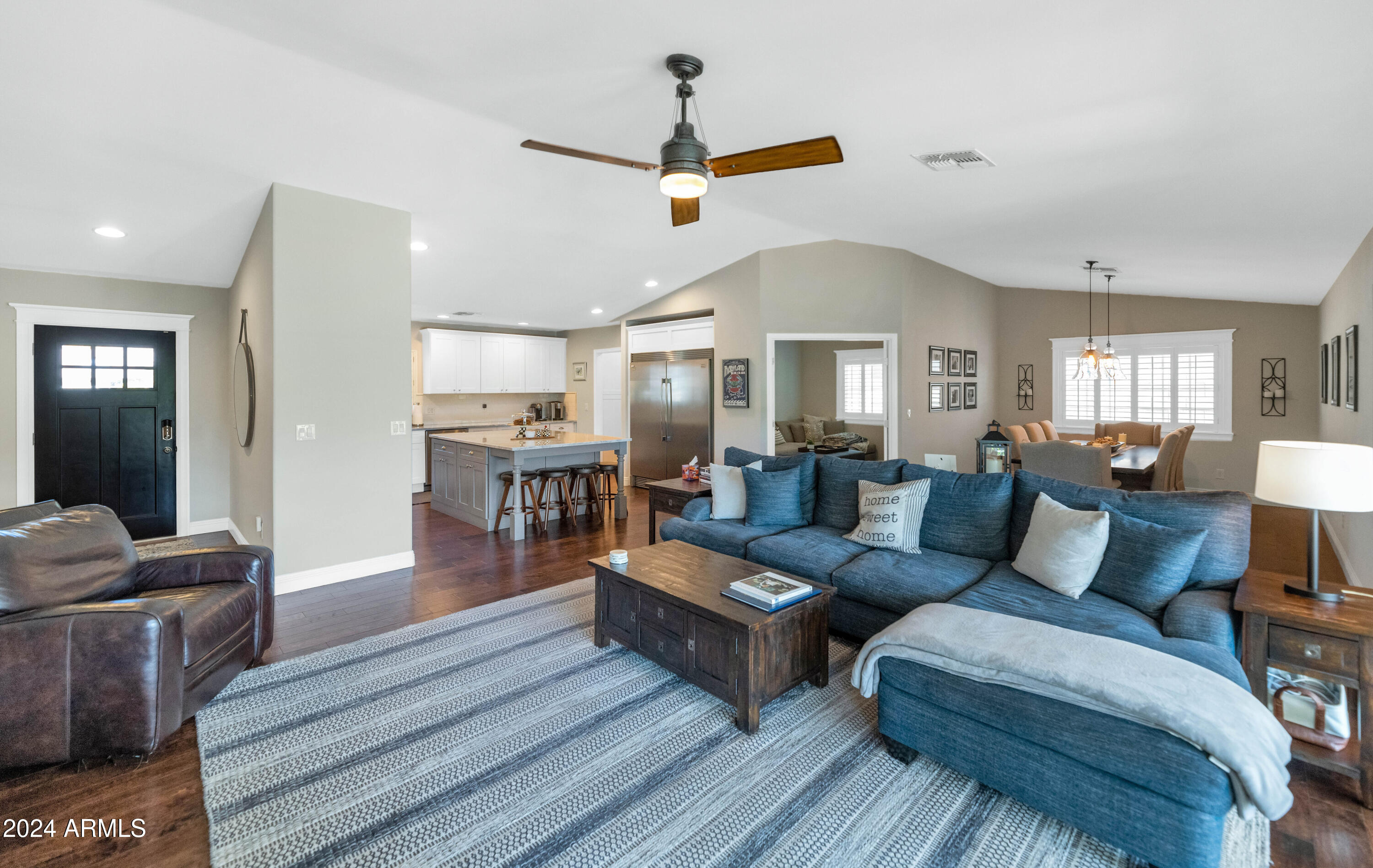 5431 E PINCHOT Avenue