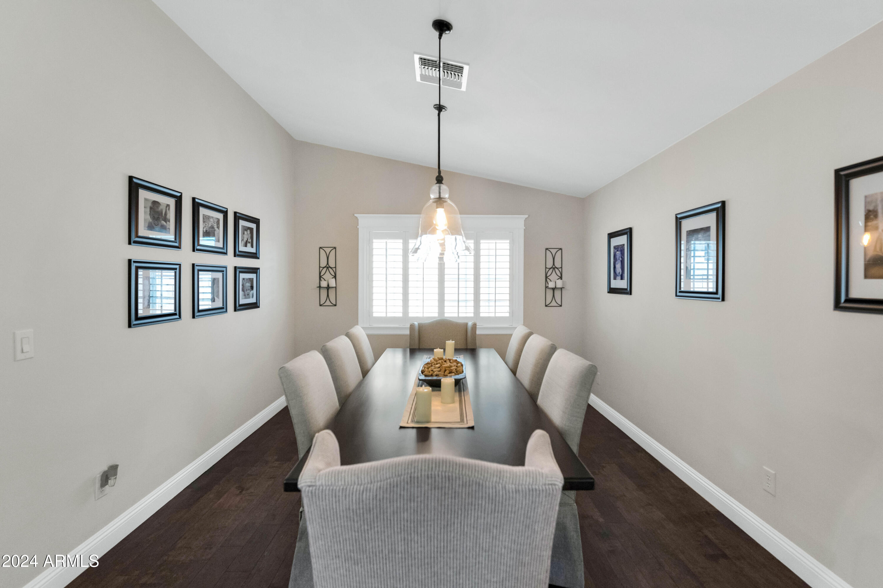 5431 E PINCHOT Avenue