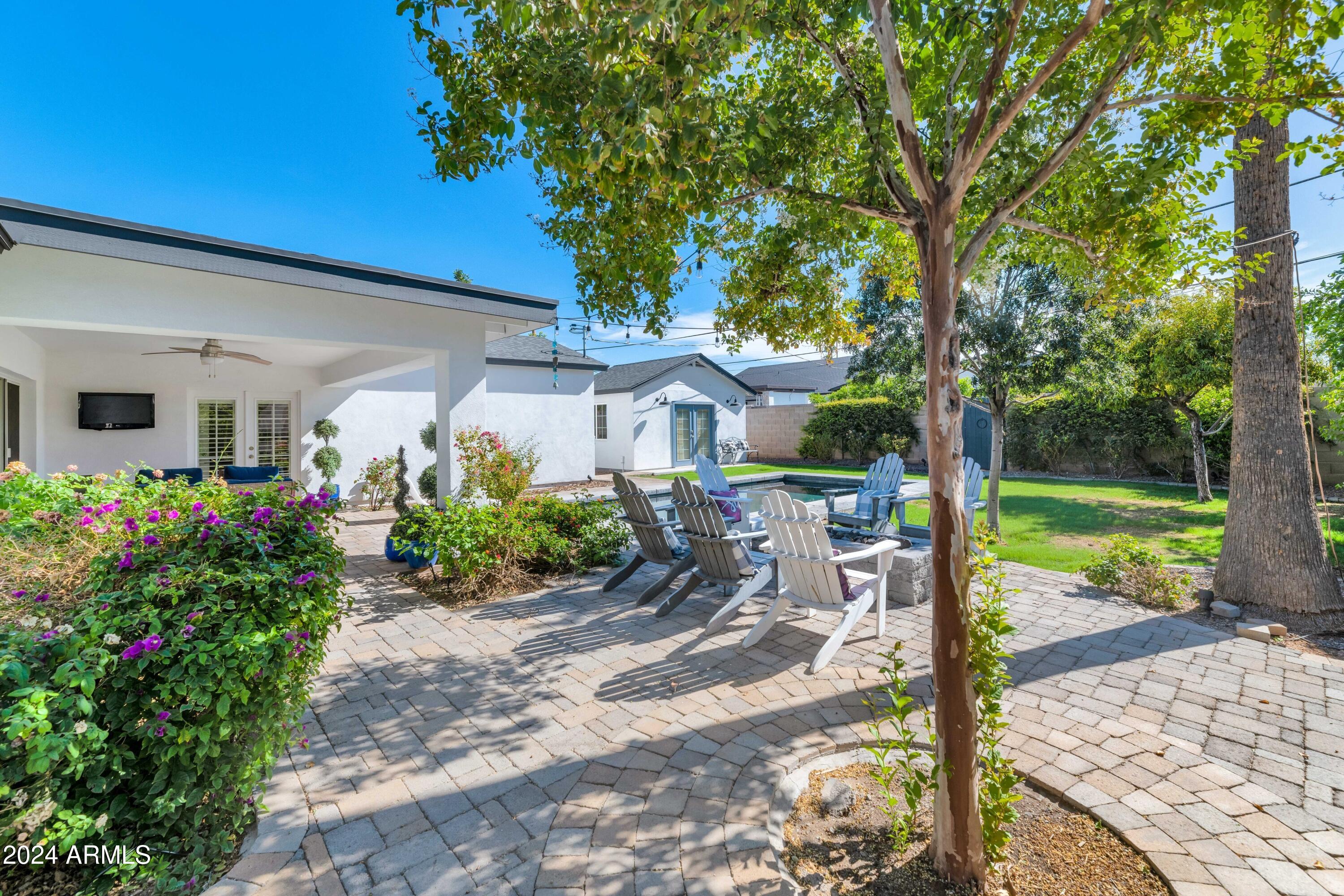 5431 E PINCHOT Avenue