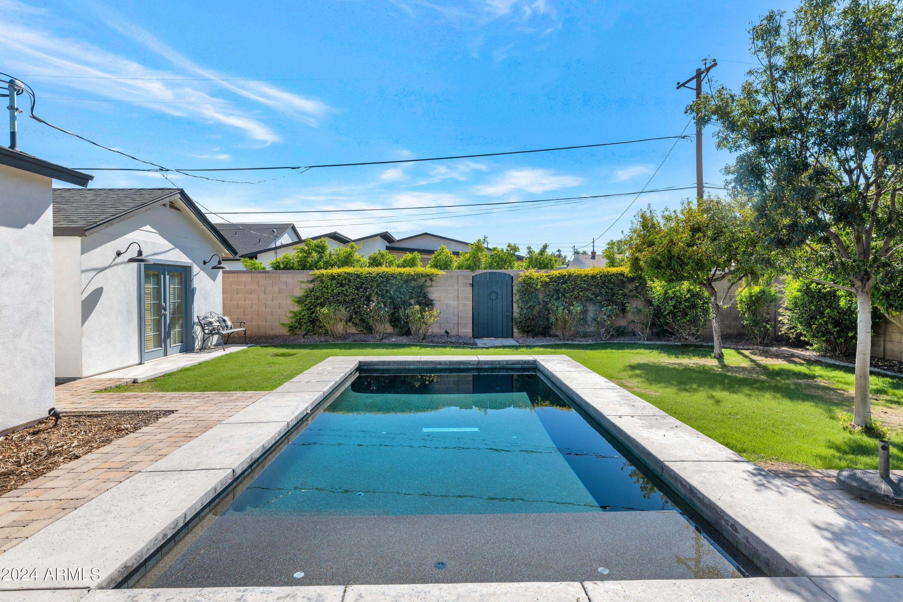 5431 E PINCHOT Avenue