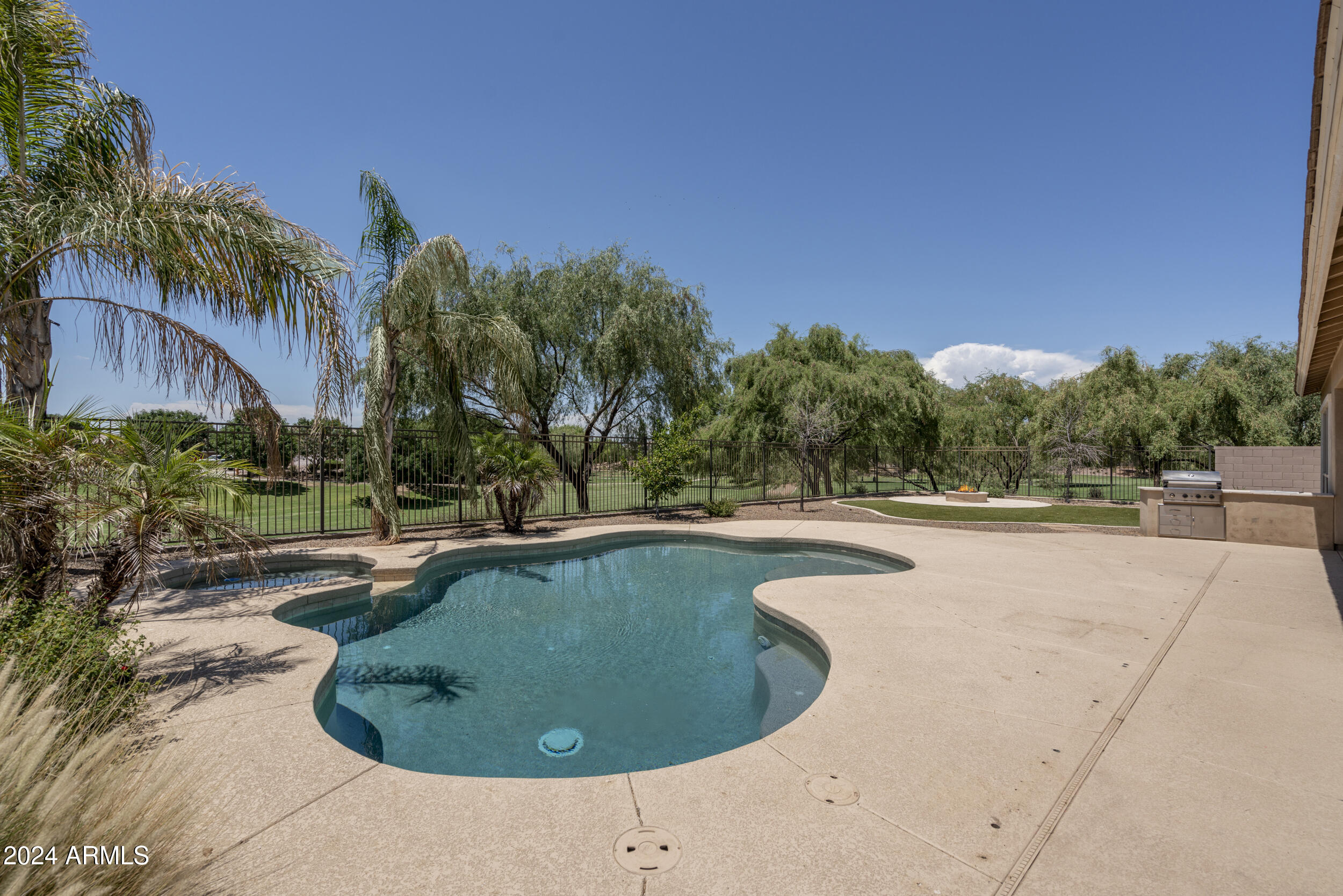 5100 S Leisure Court