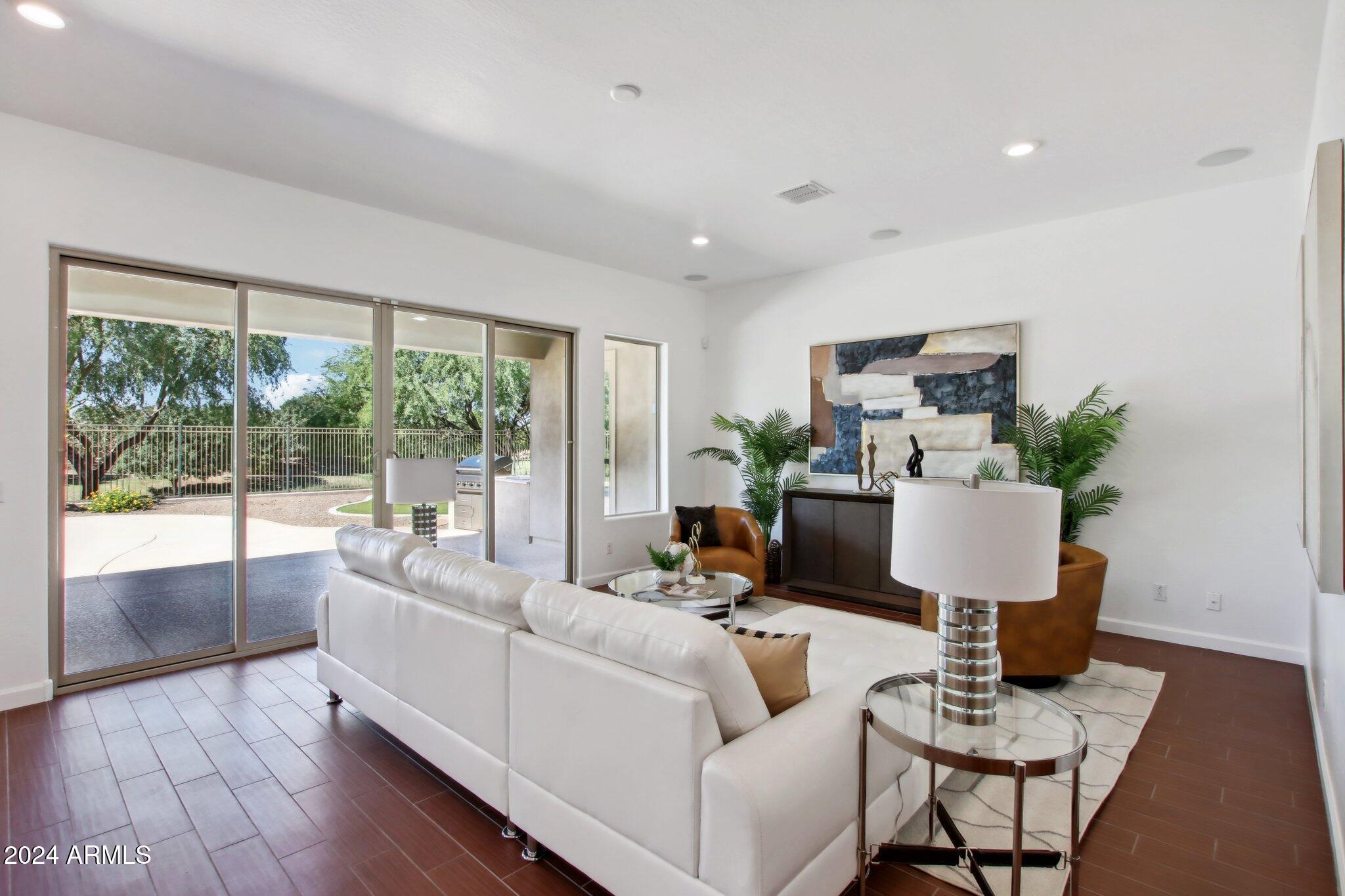 5100 S Leisure Court