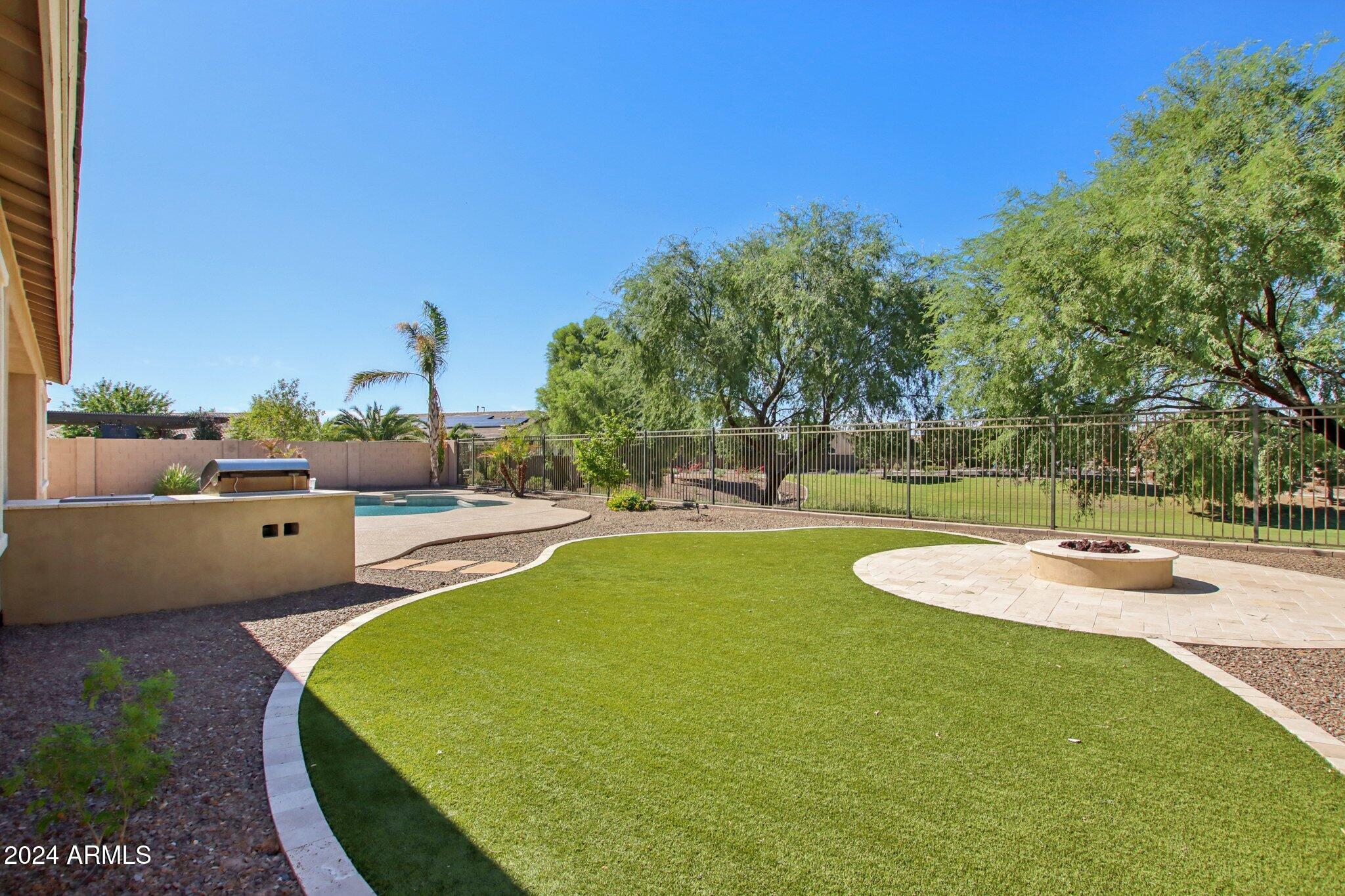 5100 S Leisure Court