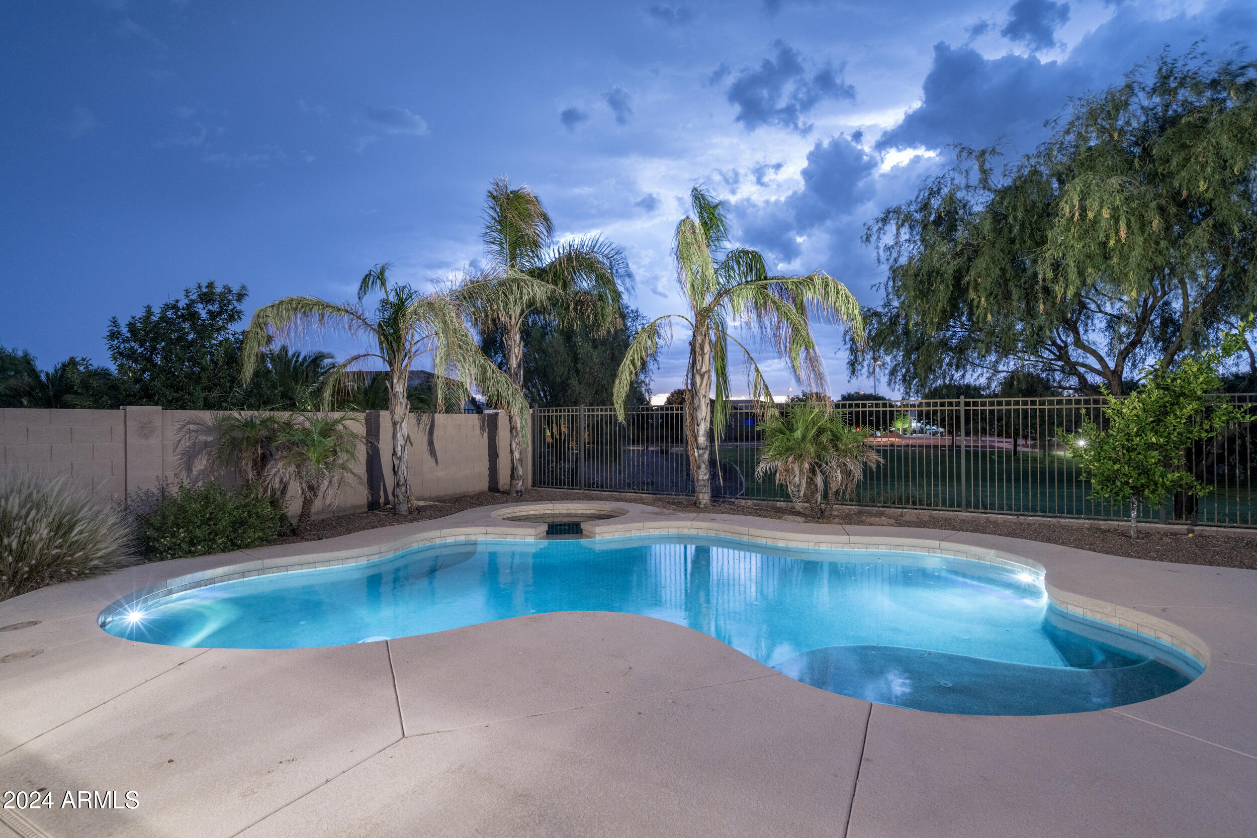 5100 S Leisure Court