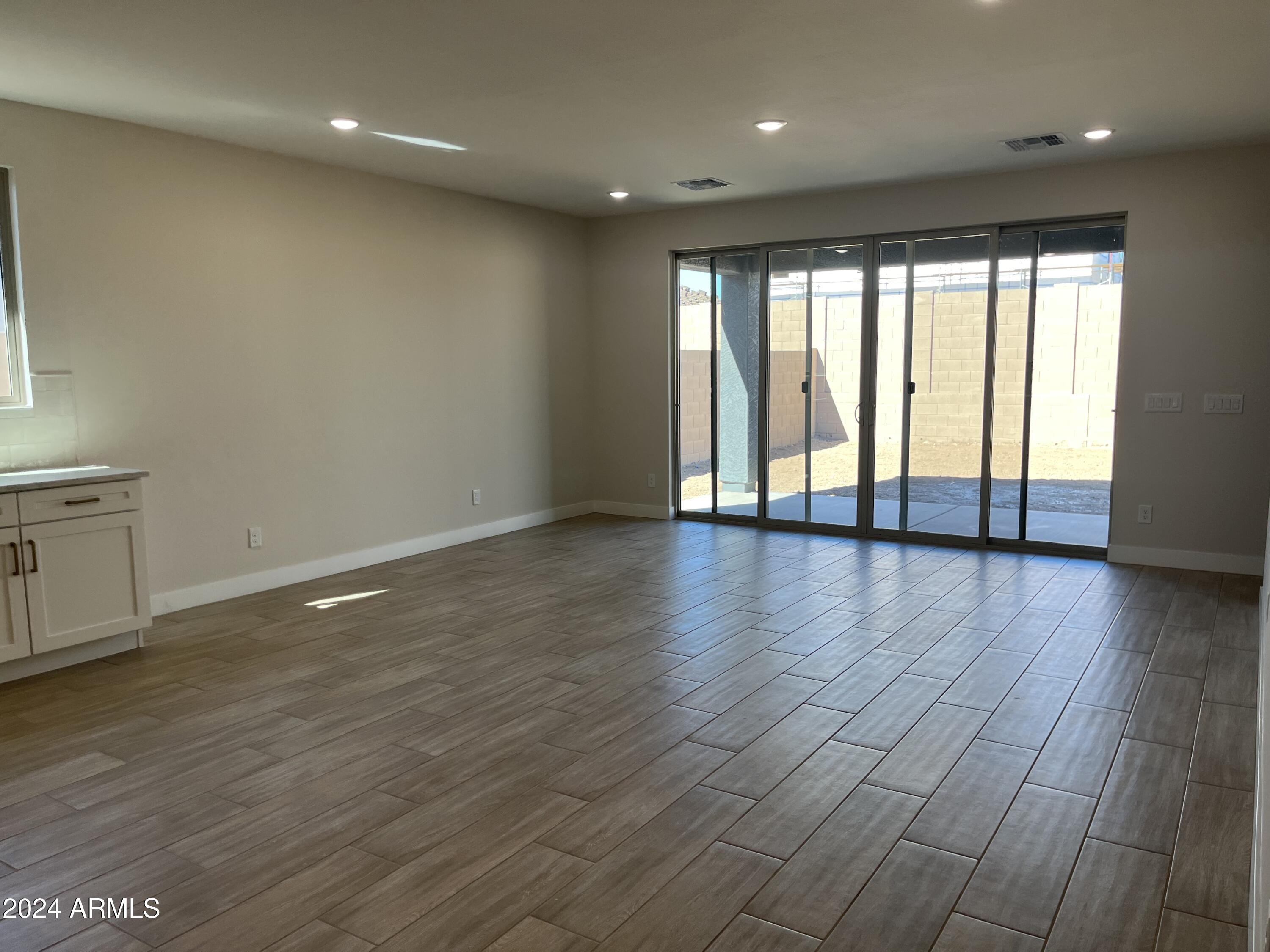 7664 W TETHER Trail