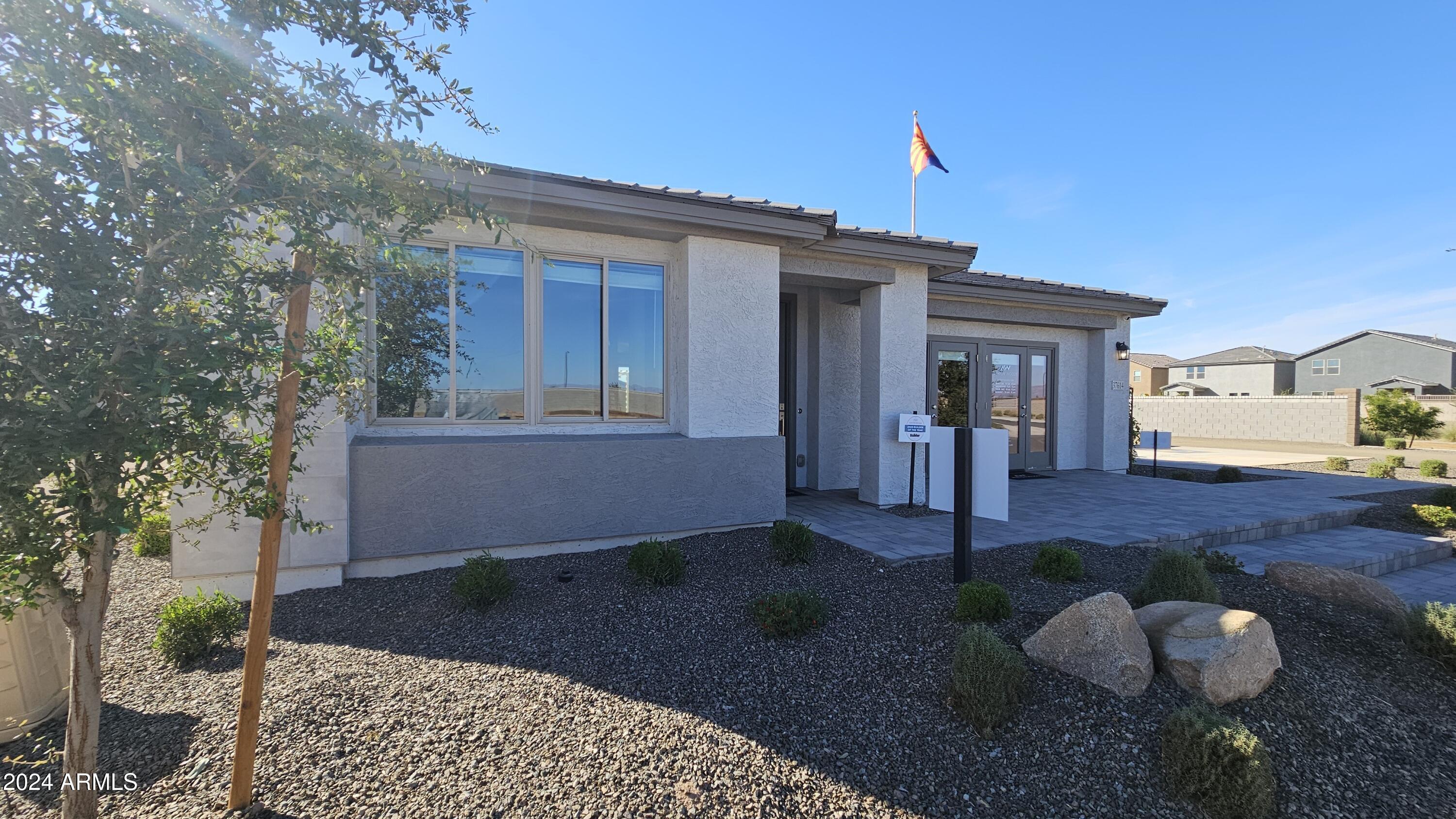37614 N COWBOY Lane