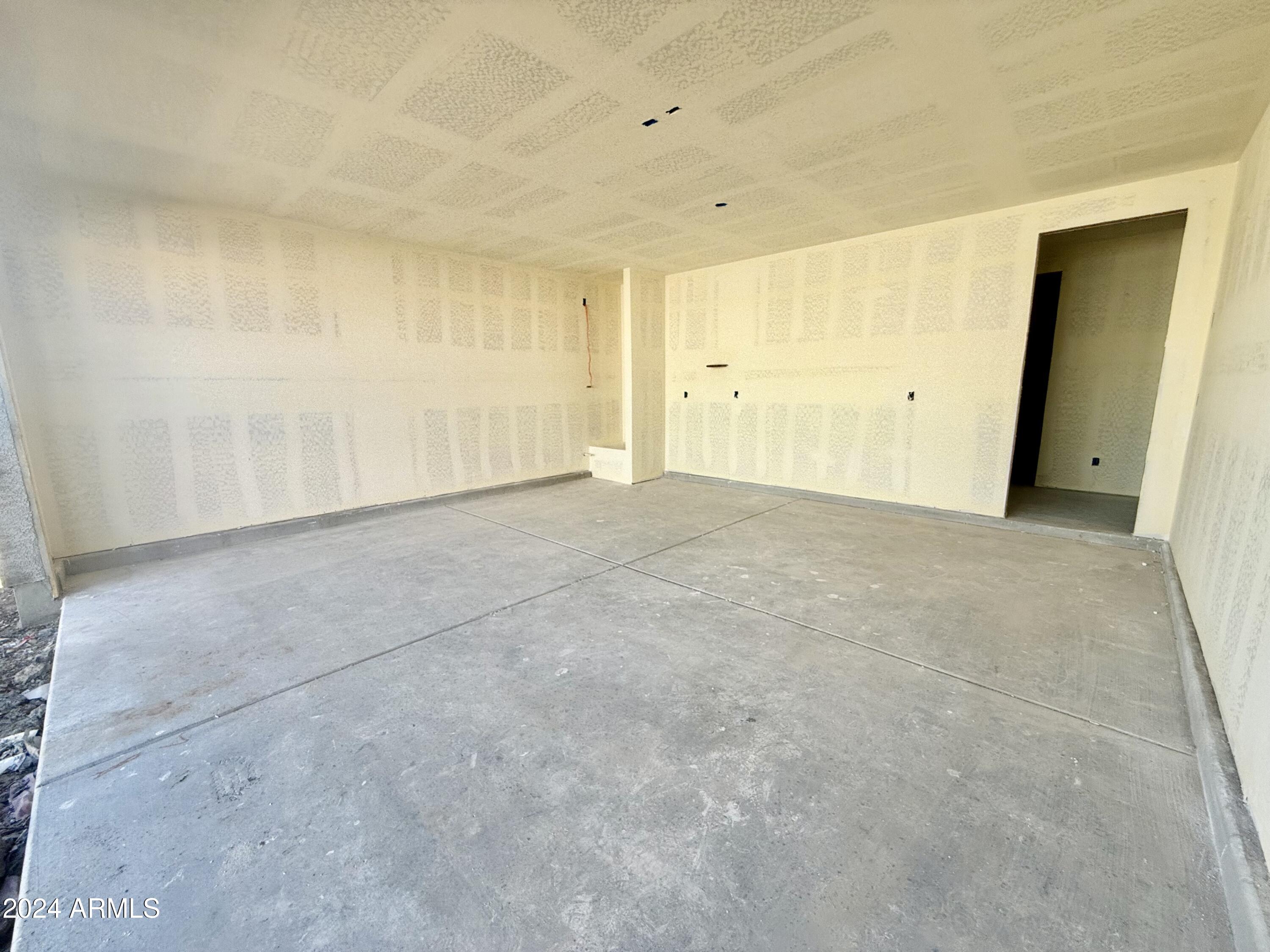 2309 E WAGON WHEEL Lane