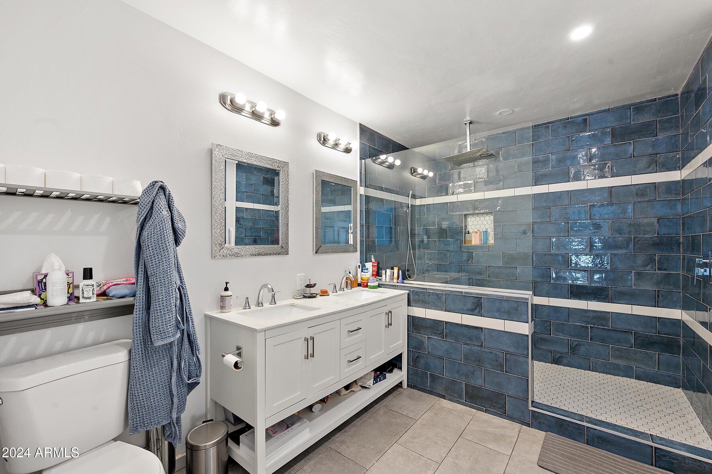 1505 W LYNWOOD Street