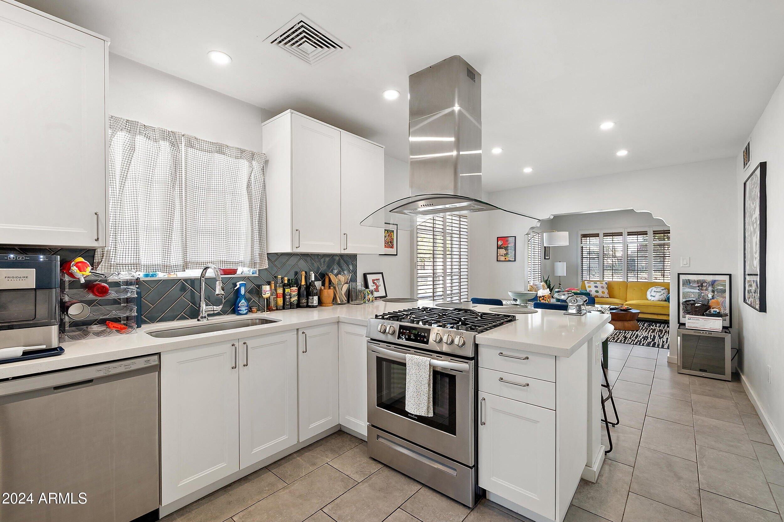 1505 W LYNWOOD Street