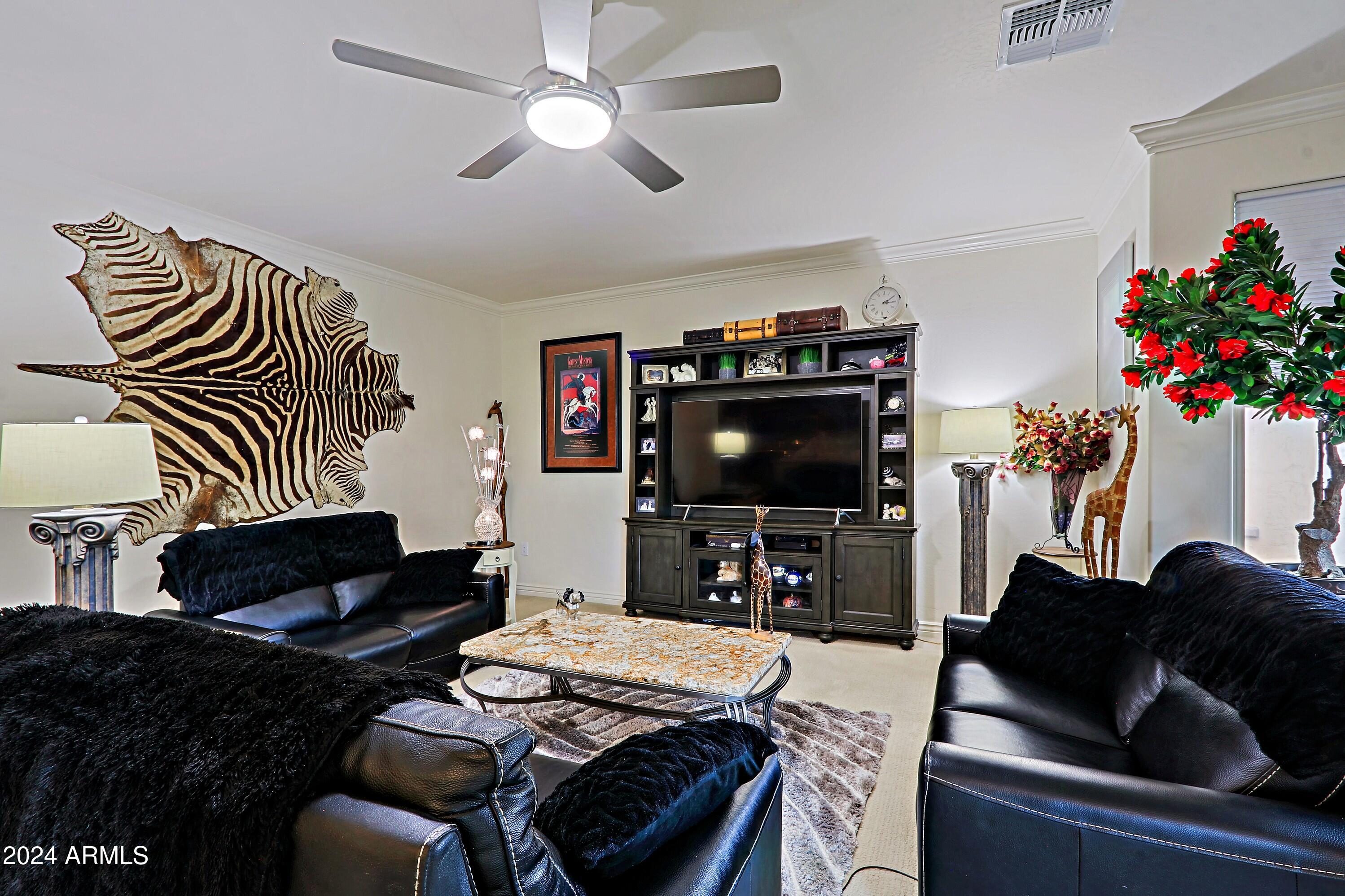 2425 W BRONCO BUTTE Trail # 2058