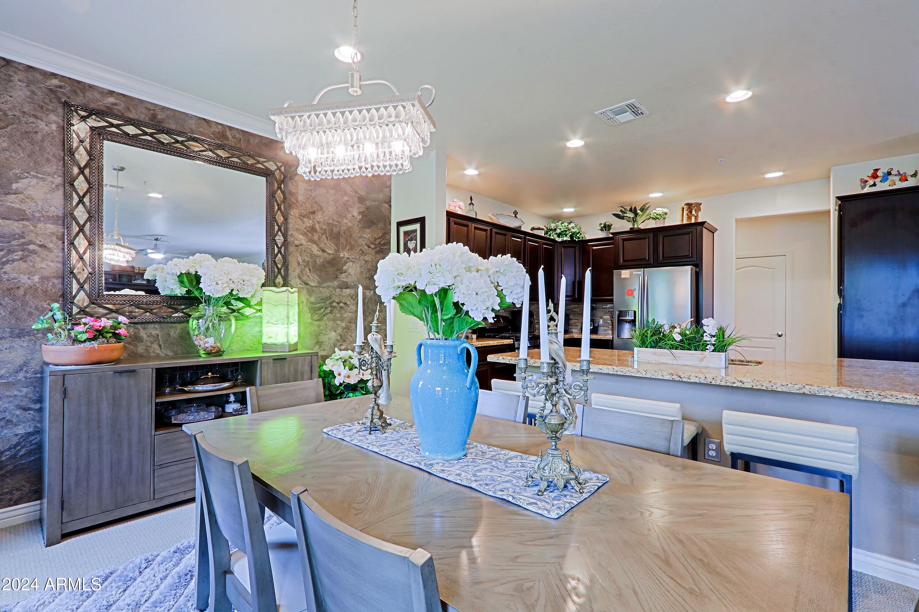 2425 W BRONCO BUTTE Trail # 2058