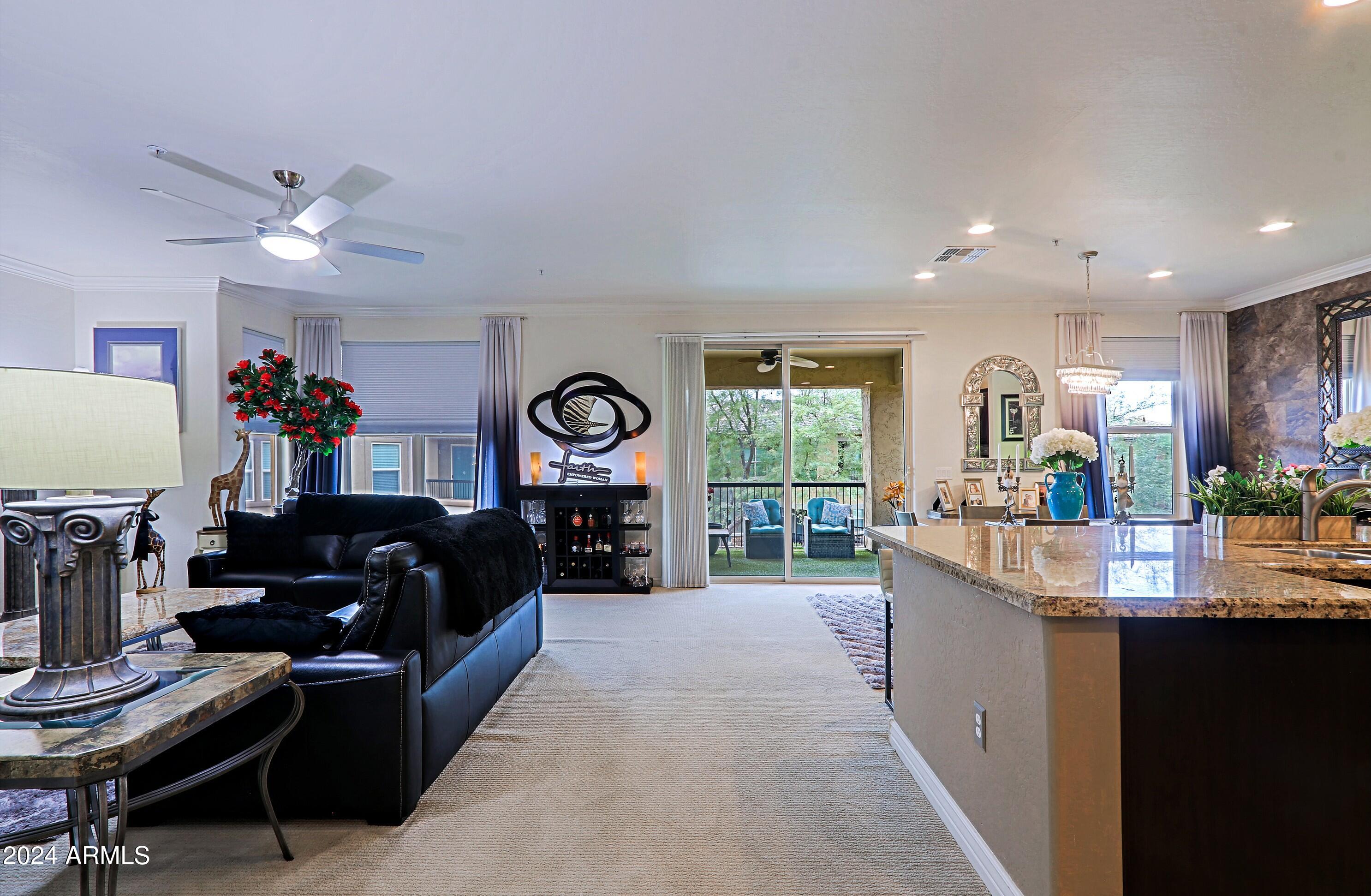 2425 W BRONCO BUTTE Trail # 2058