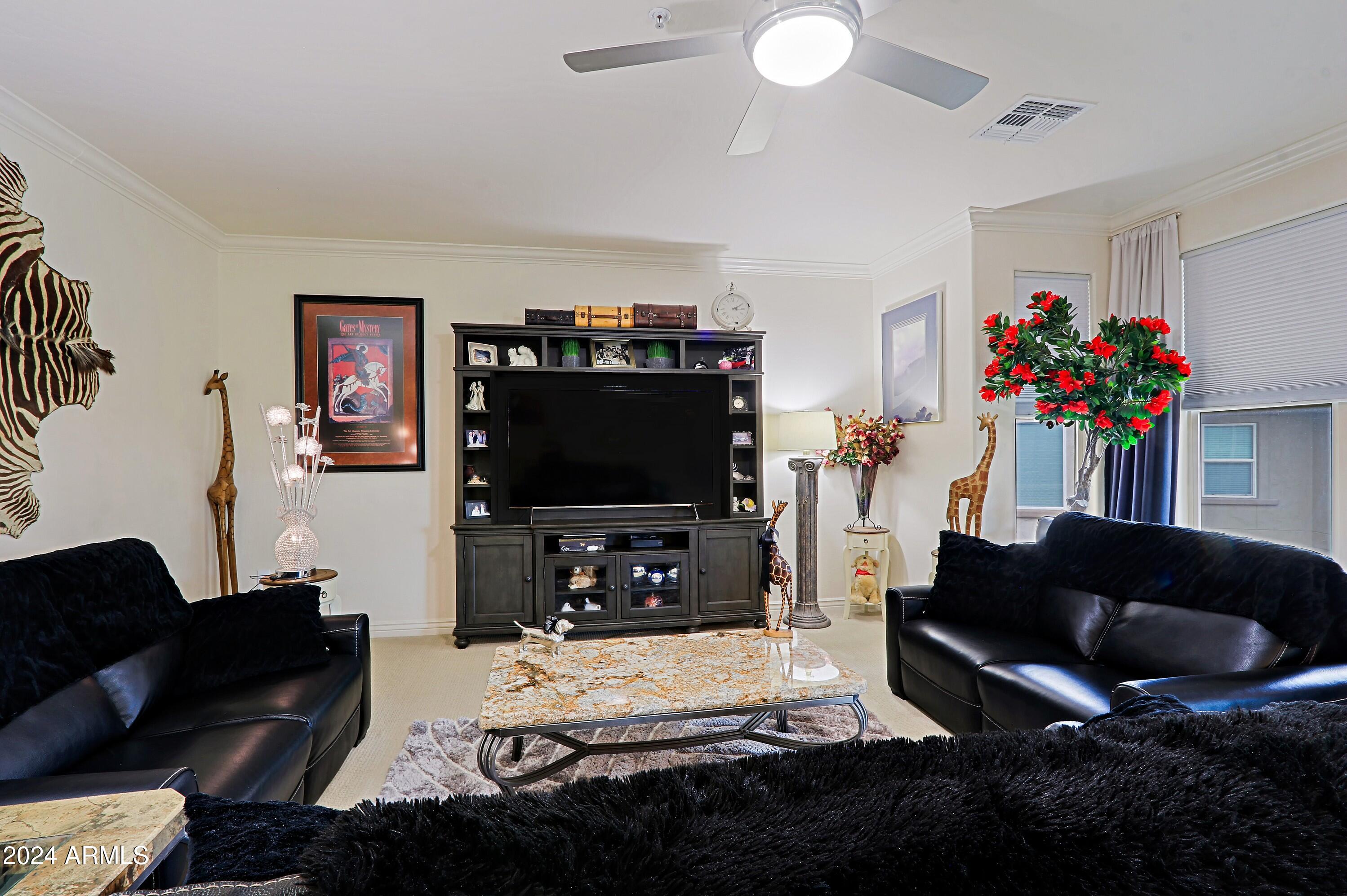 2425 W BRONCO BUTTE Trail # 2058