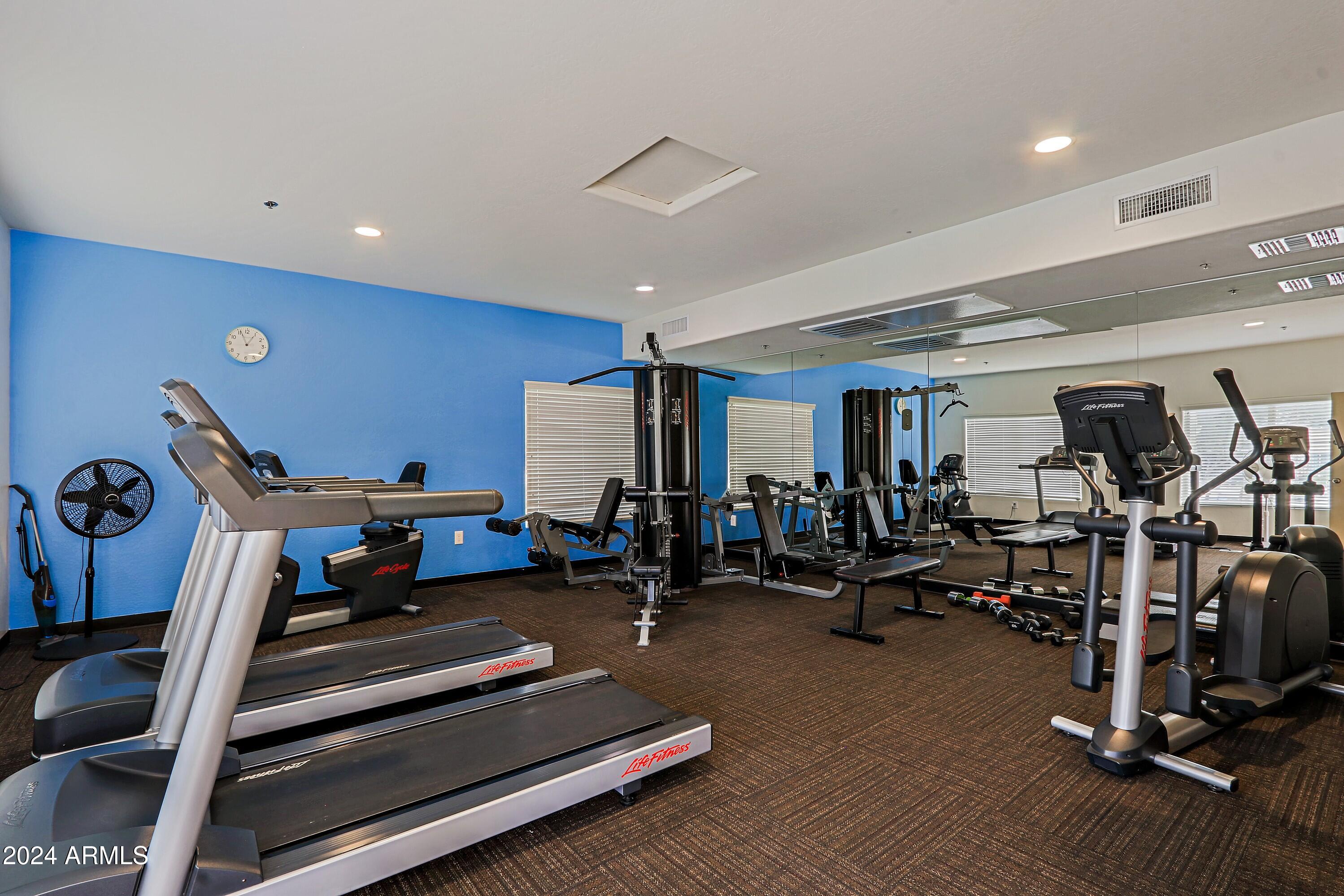 2425 W BRONCO BUTTE Trail # 2058