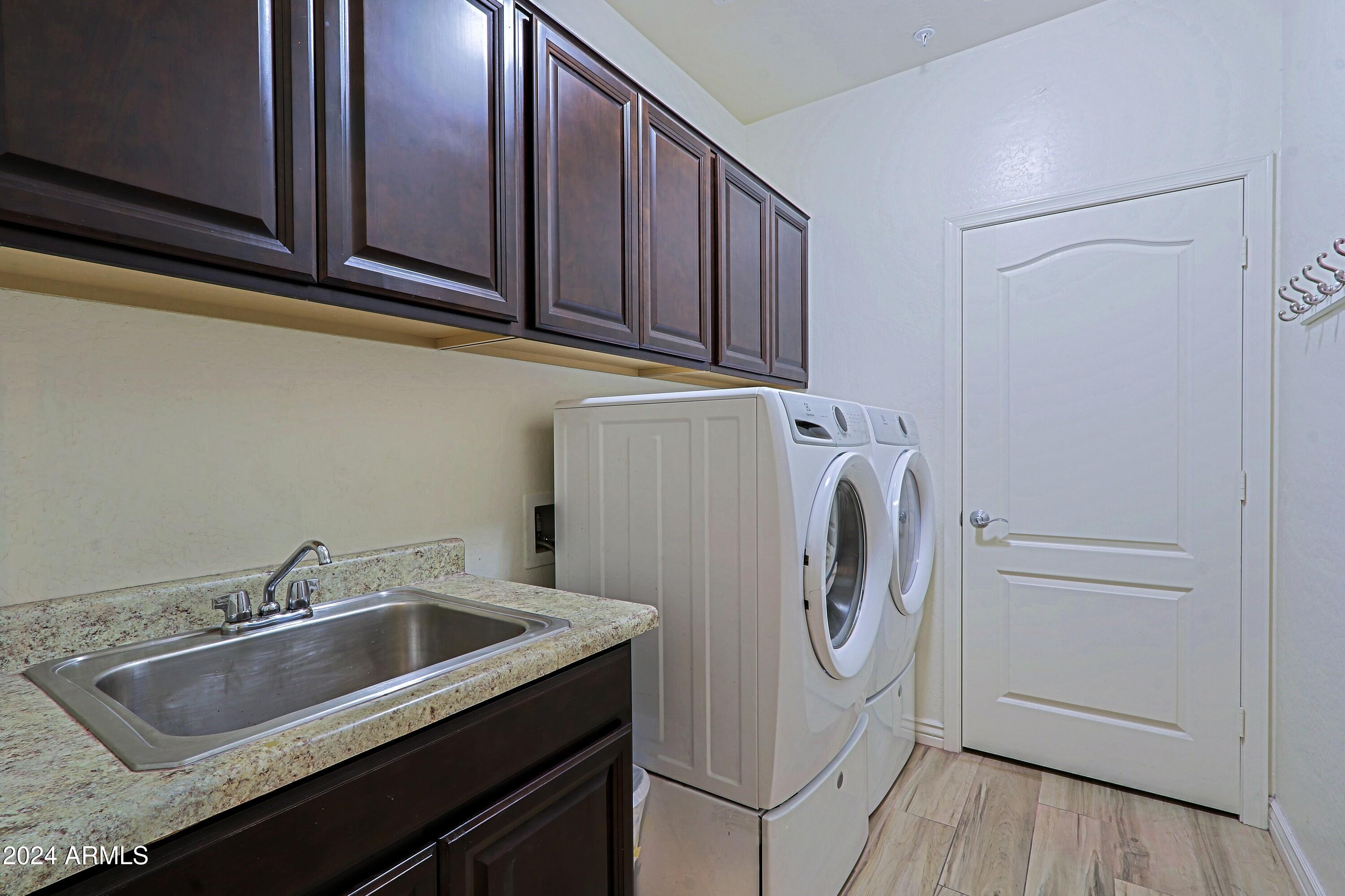 2425 W BRONCO BUTTE Trail # 2058