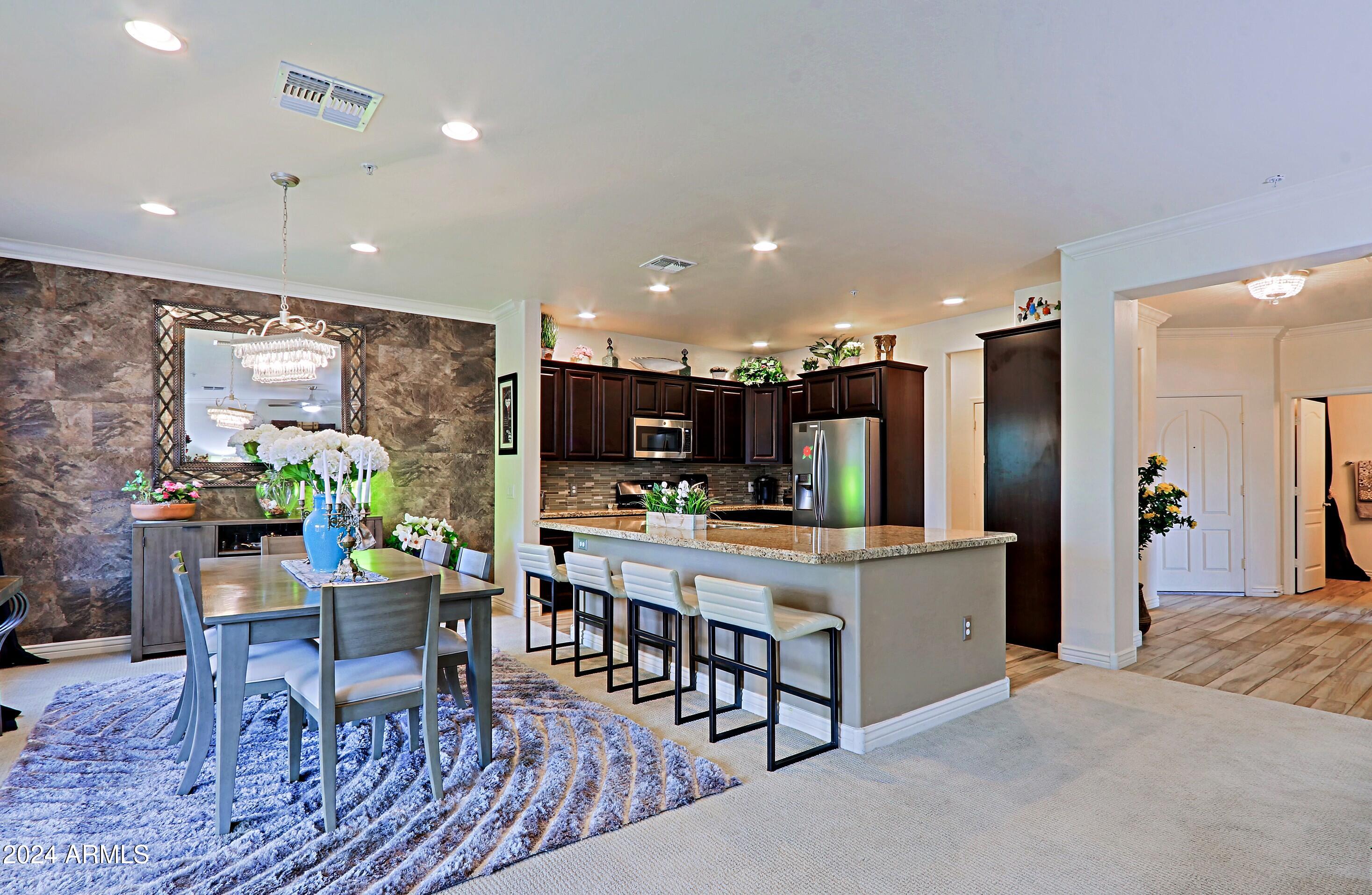 2425 W BRONCO BUTTE Trail # 2058