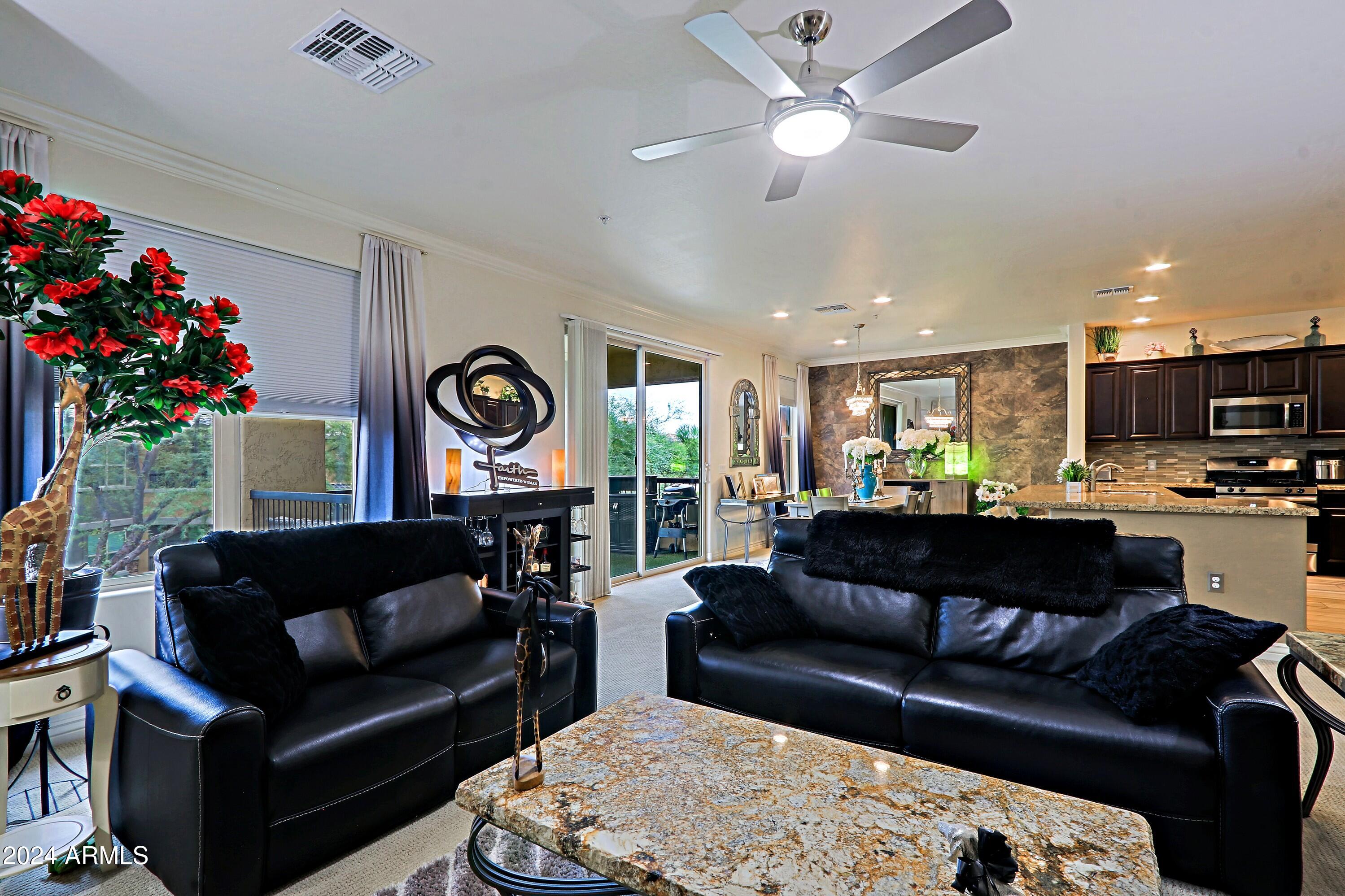 2425 W BRONCO BUTTE Trail # 2058