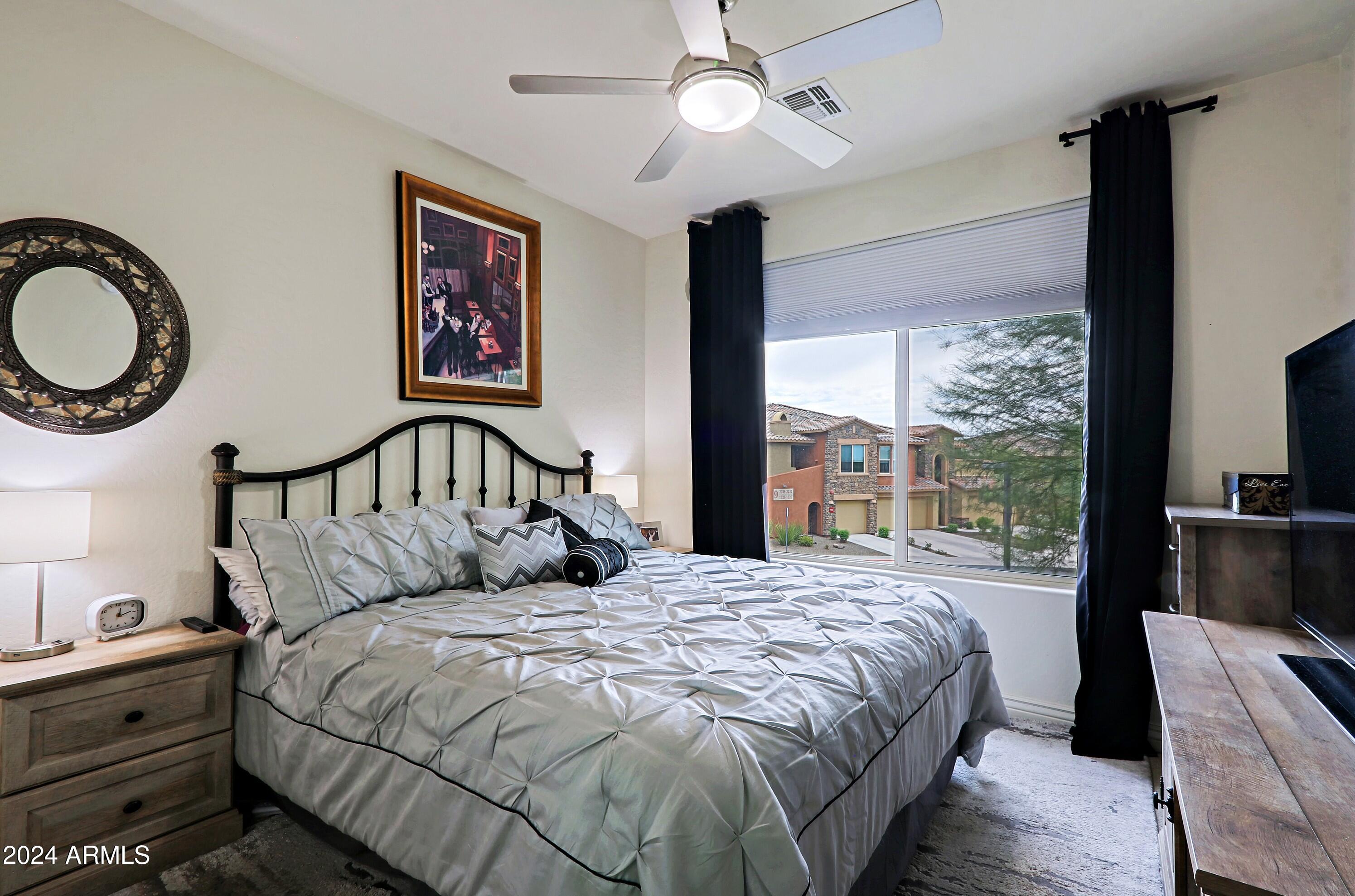 2425 W BRONCO BUTTE Trail # 2058