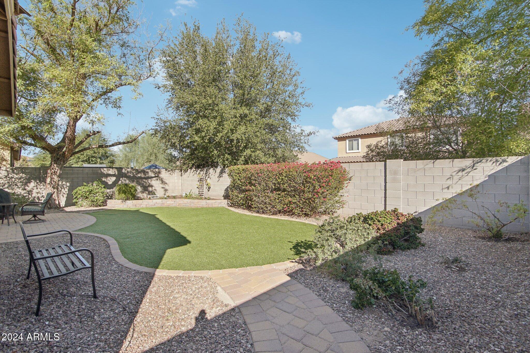 18086 W DESERT Lane