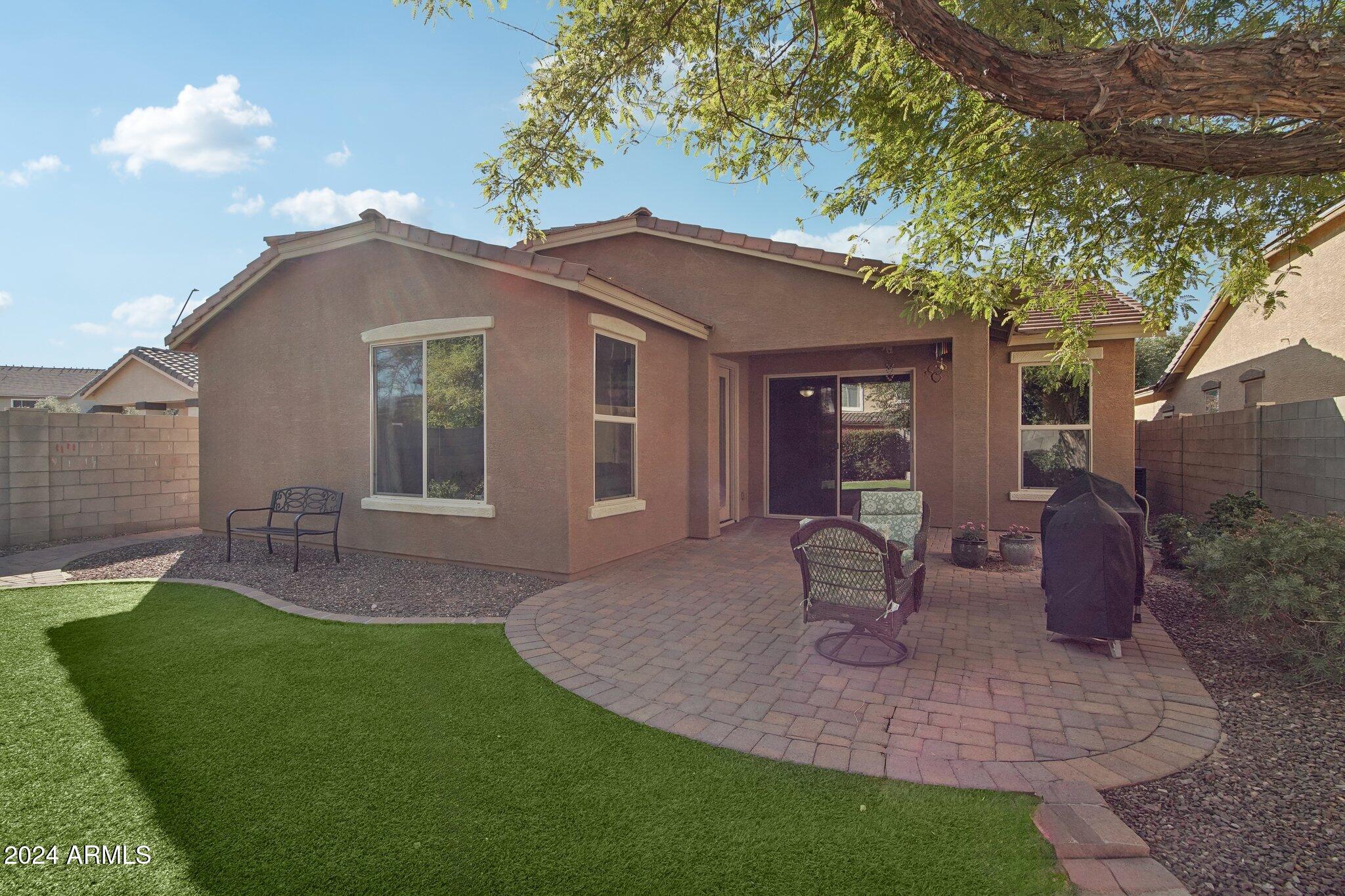 18086 W DESERT Lane