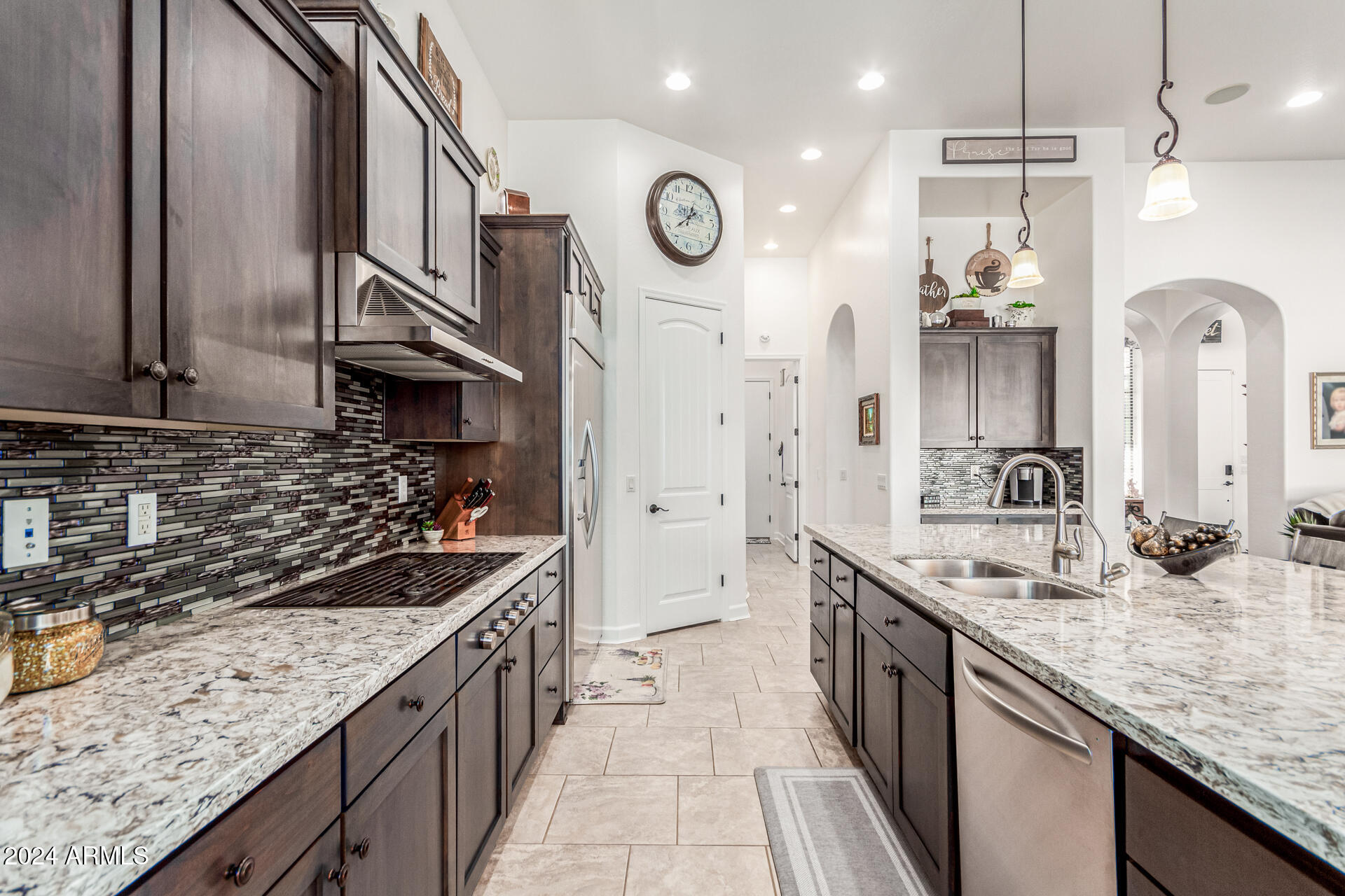 8446 E LAUREL Street