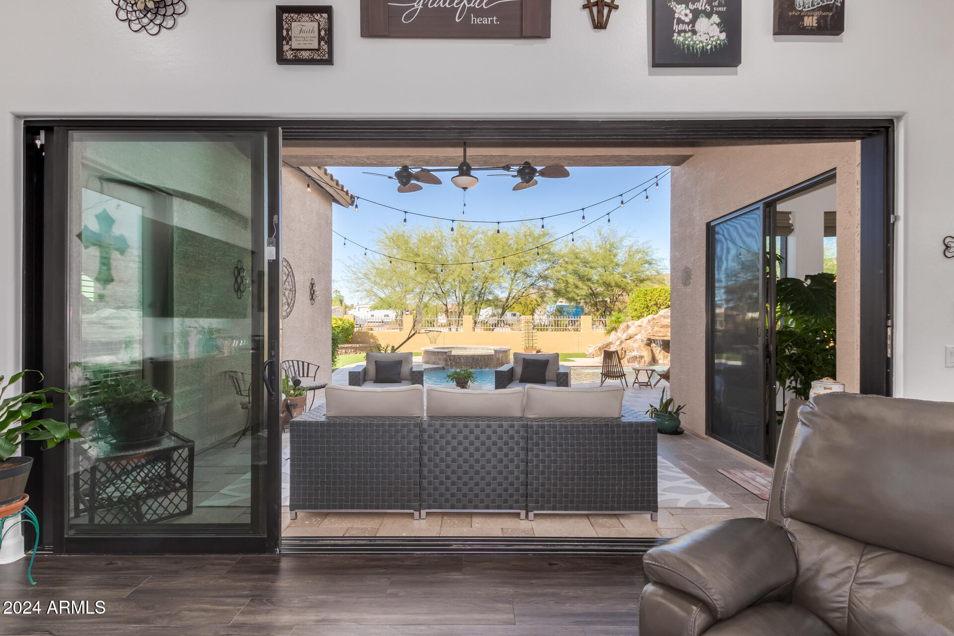 8446 E LAUREL Street