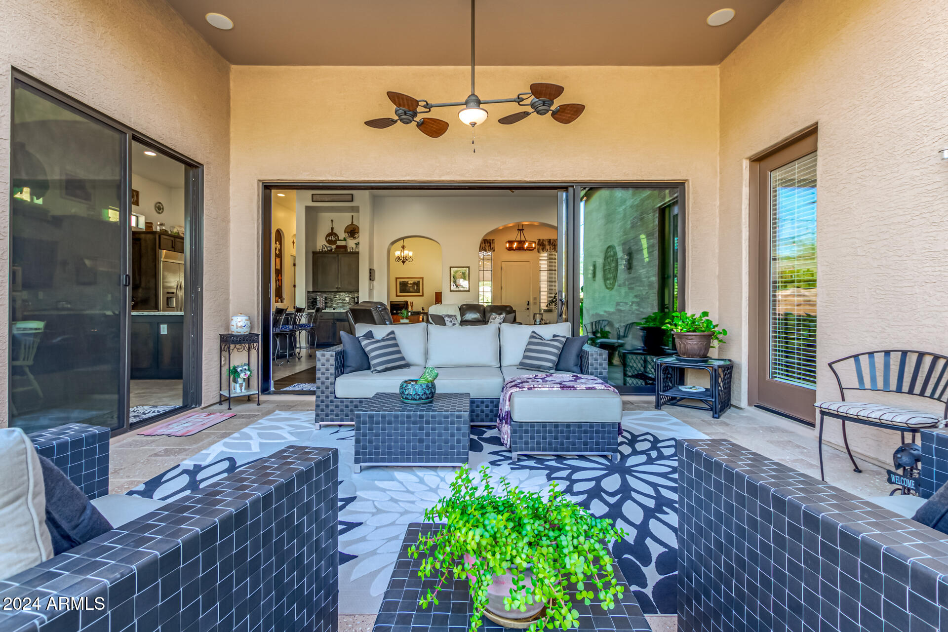 8446 E LAUREL Street