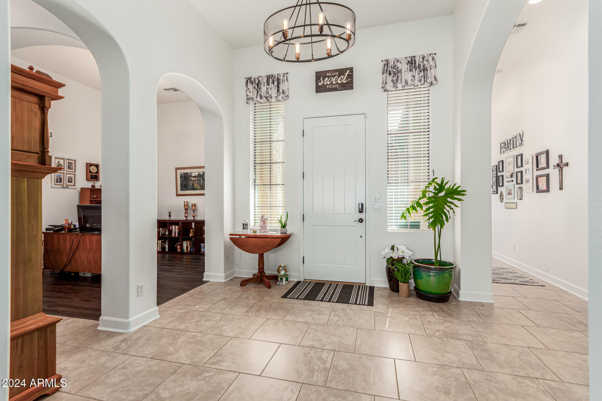 8446 E LAUREL Street