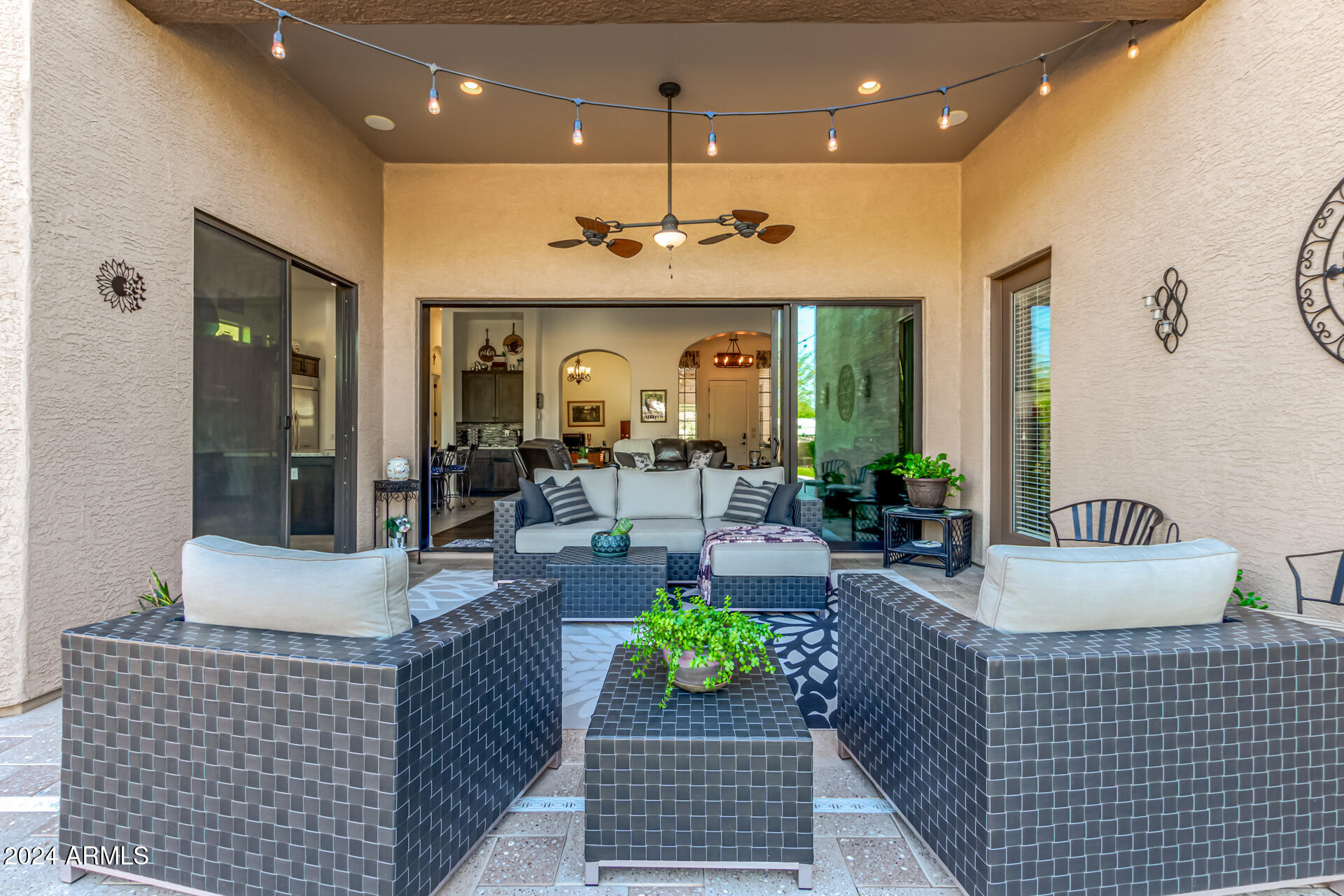 8446 E LAUREL Street