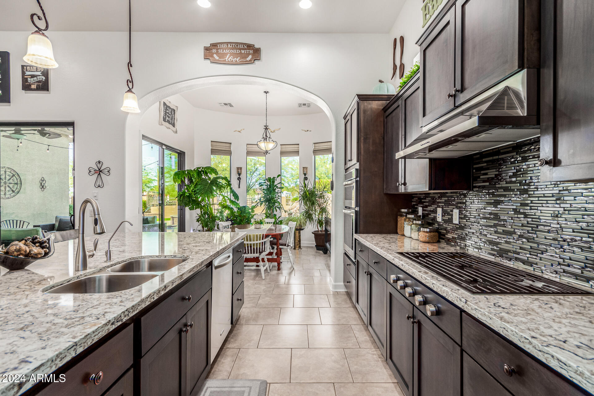 8446 E LAUREL Street