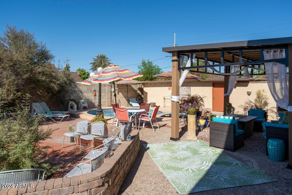 1602 W ENCANTO Boulevard