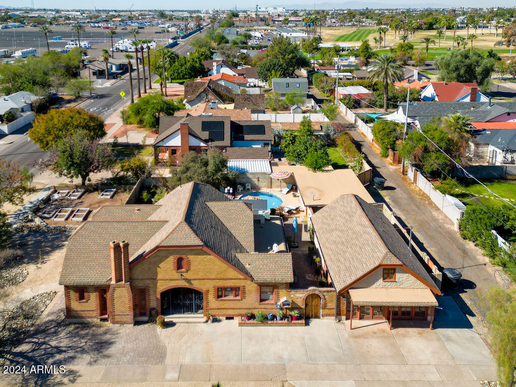 1602 W ENCANTO Boulevard