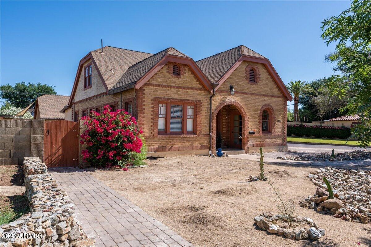 1602 W ENCANTO Boulevard