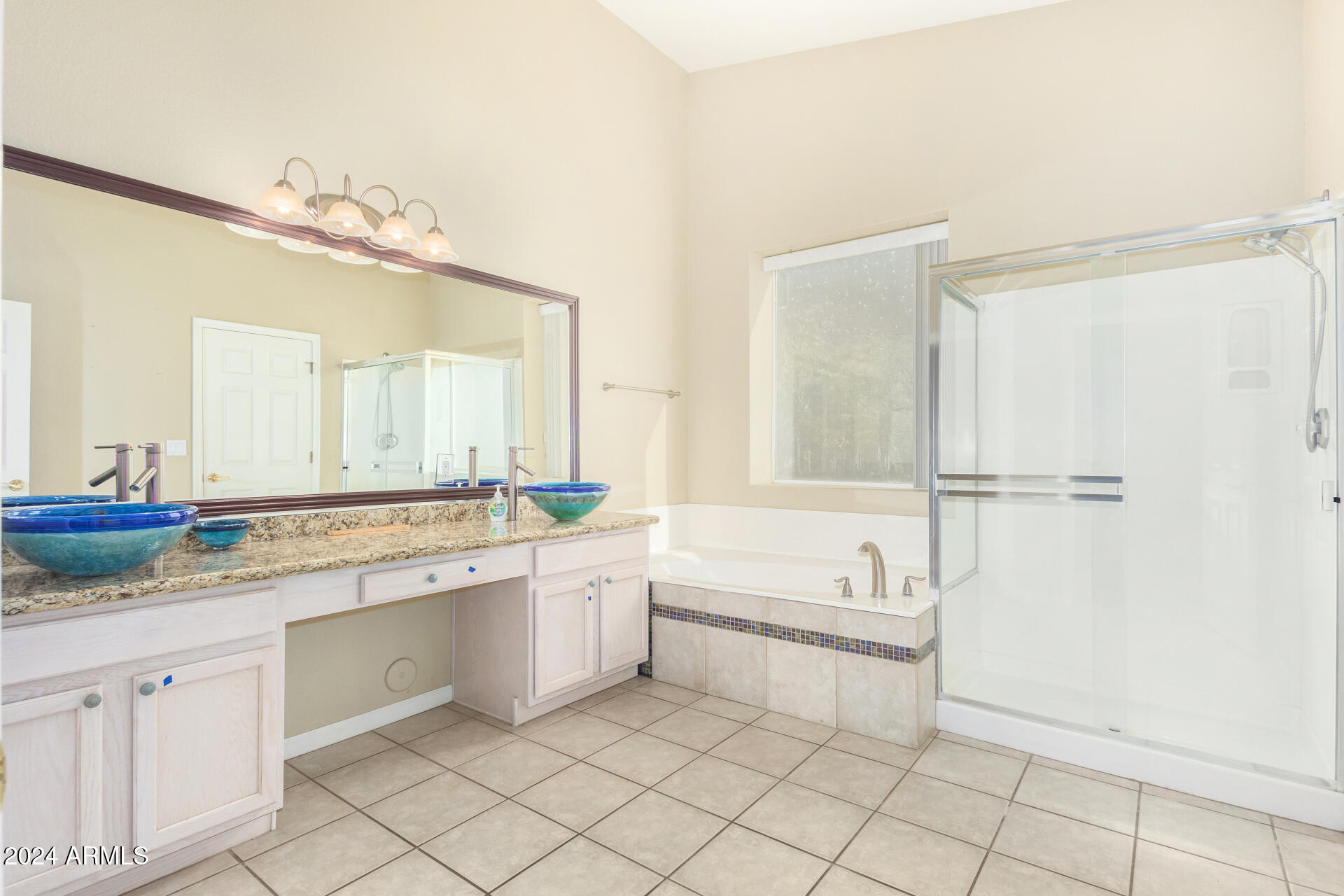 8310 E GREENVIEW Drive