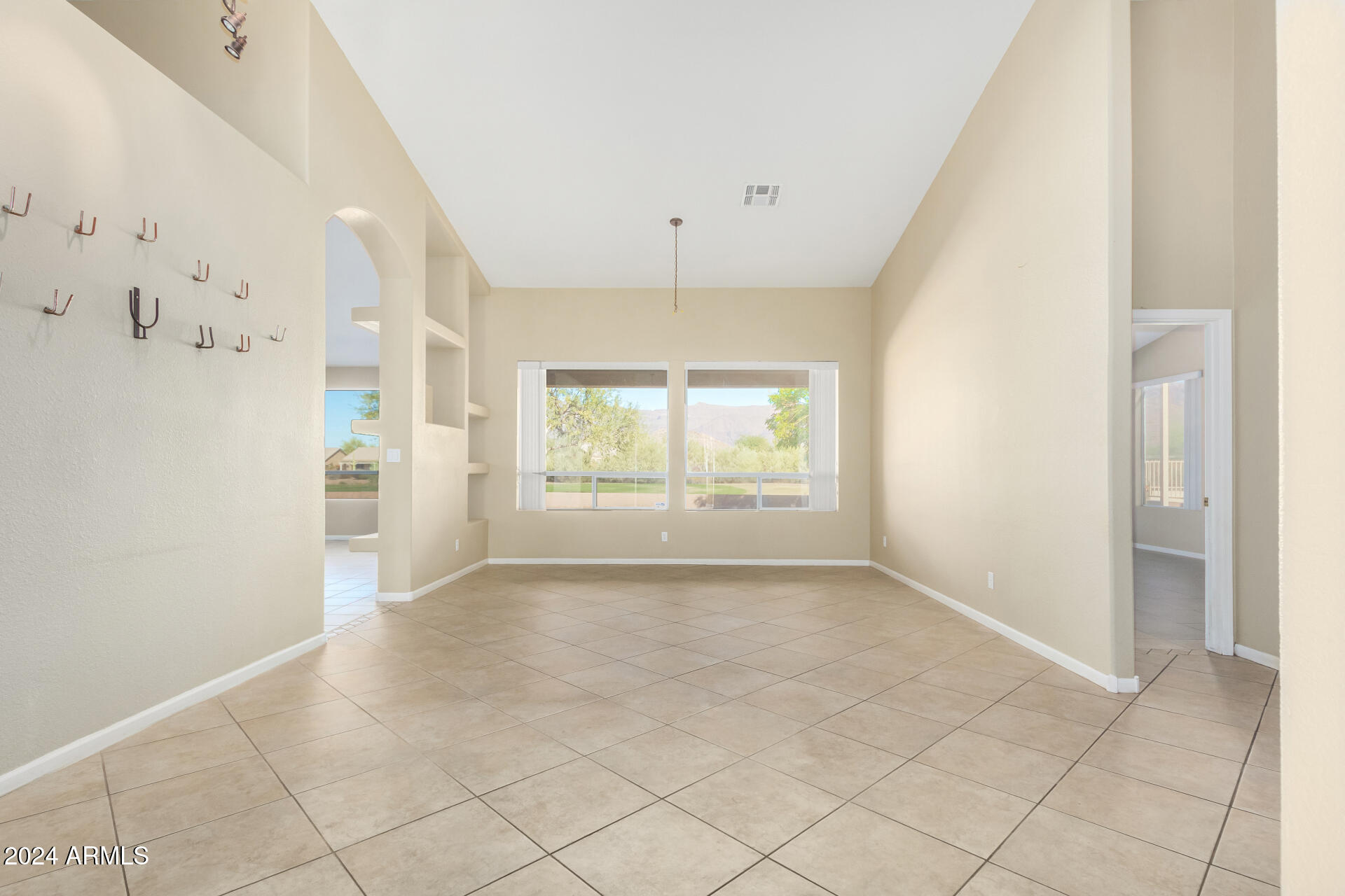 8310 E GREENVIEW Drive