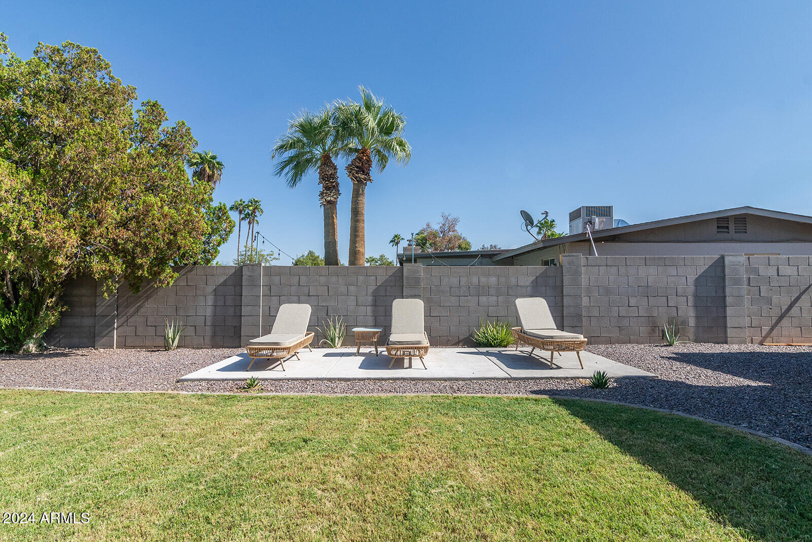 2826 E Sylvia Street