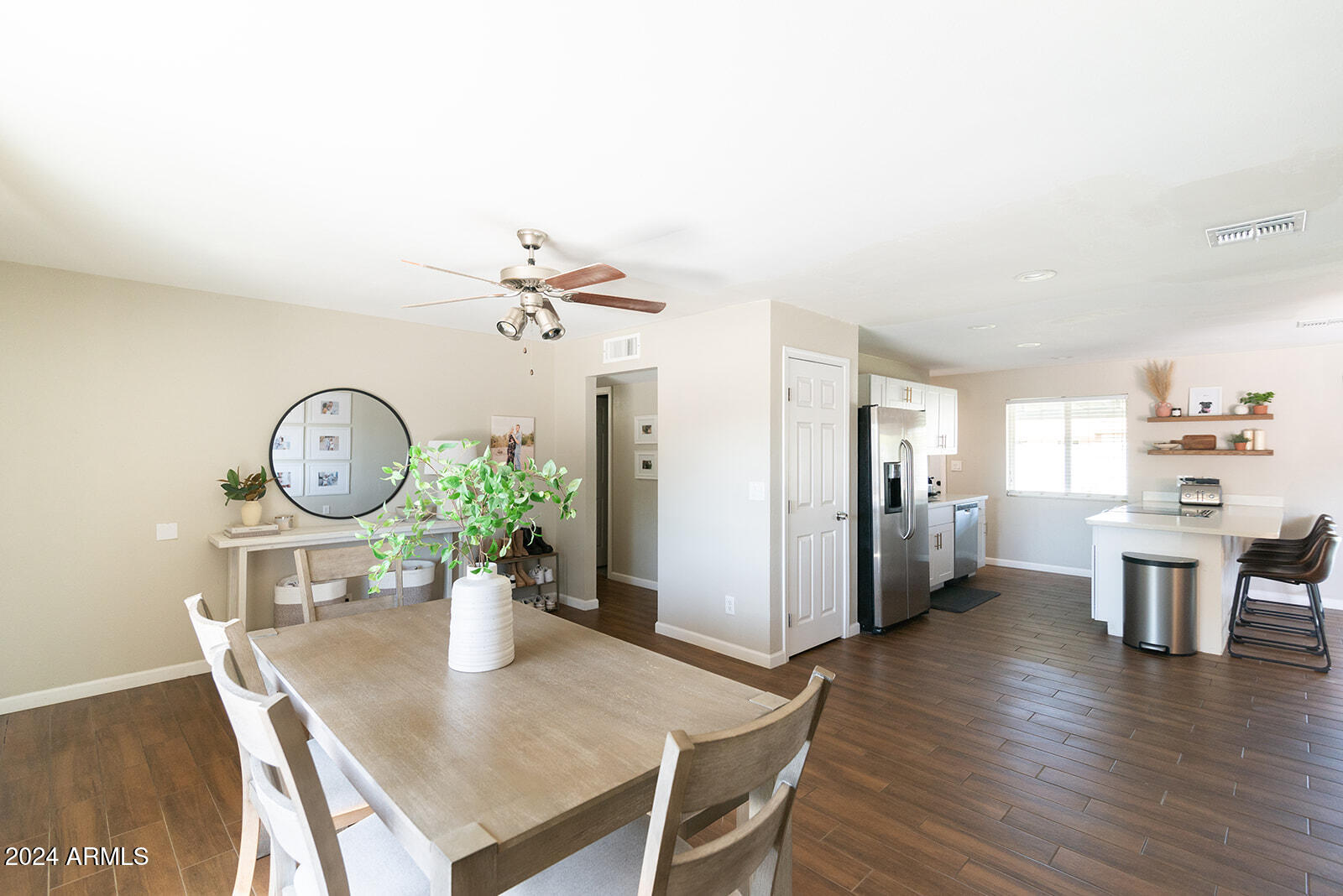 2826 E Sylvia Street