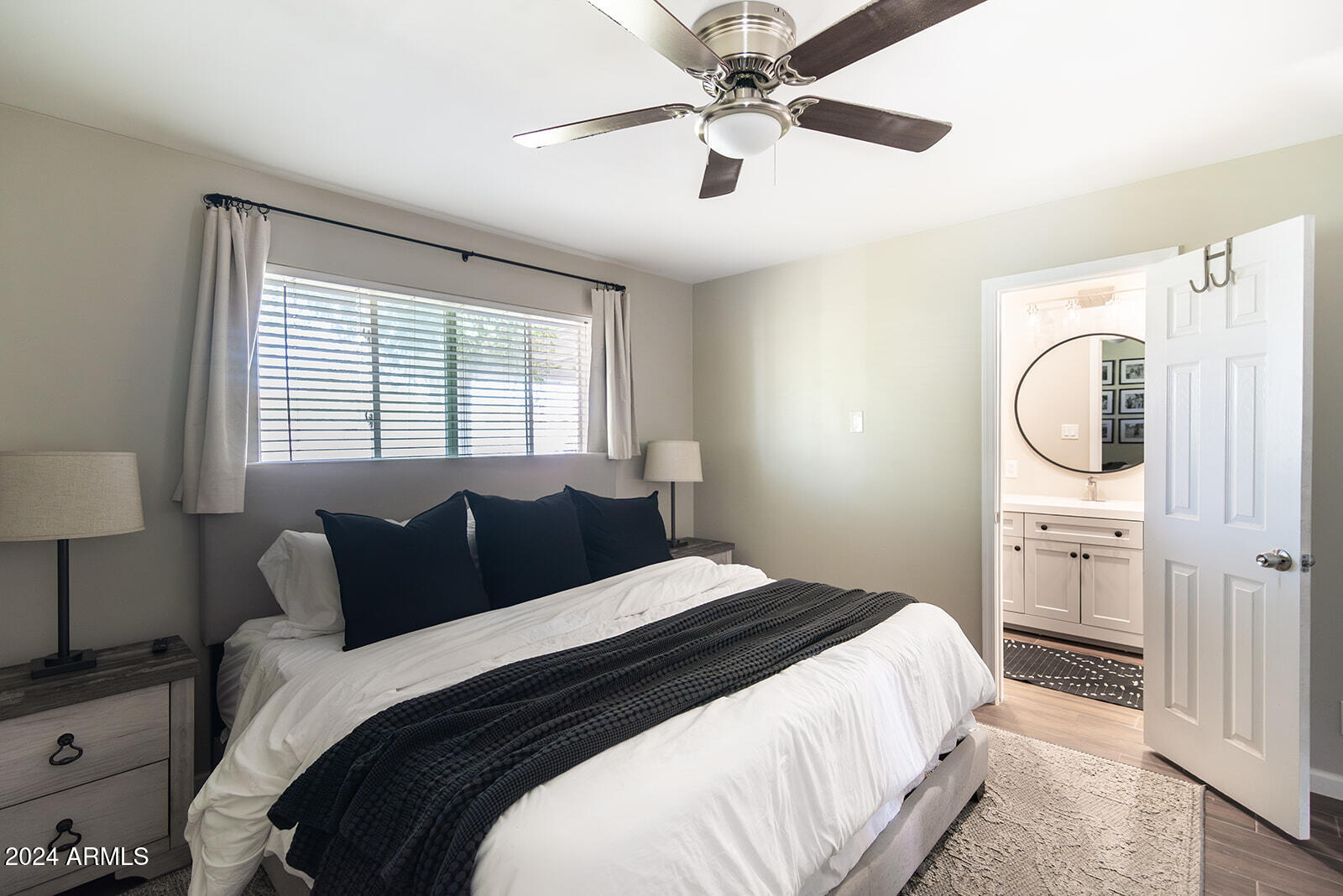 2826 E Sylvia Street