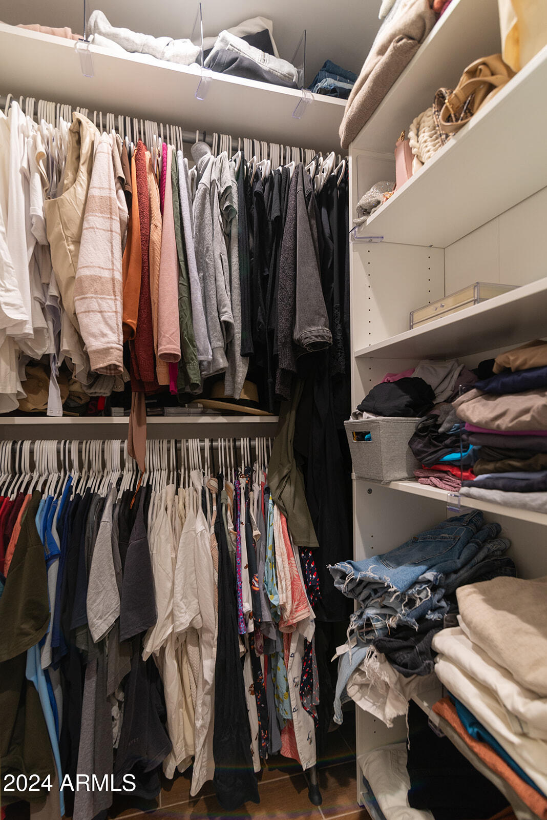 2826 E Sylvia Street