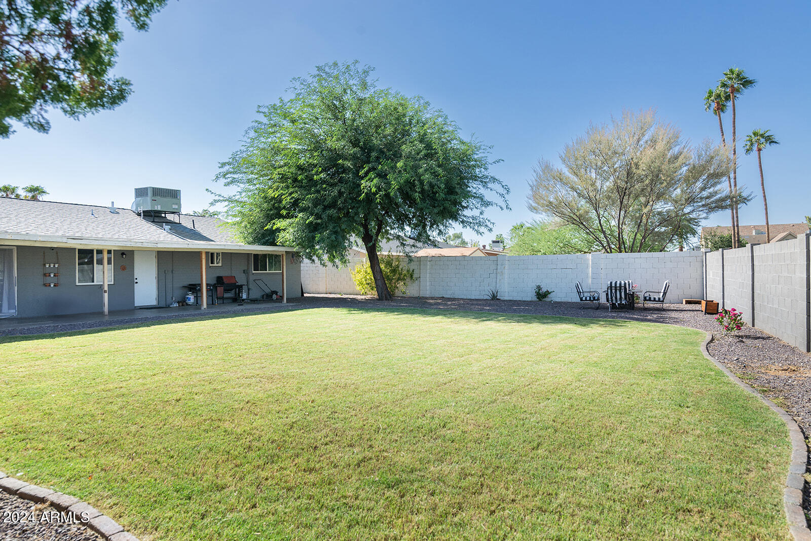 2826 E Sylvia Street