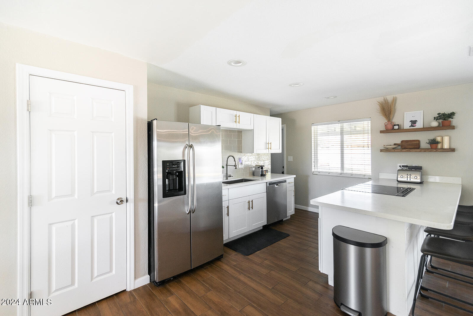 2826 E Sylvia Street