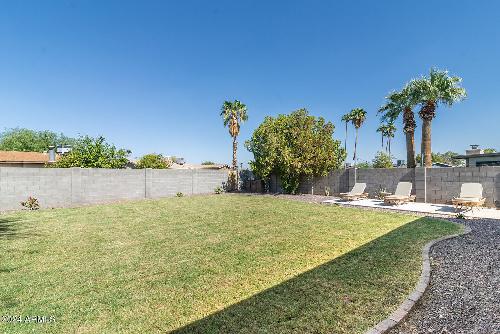 2826 E Sylvia Street