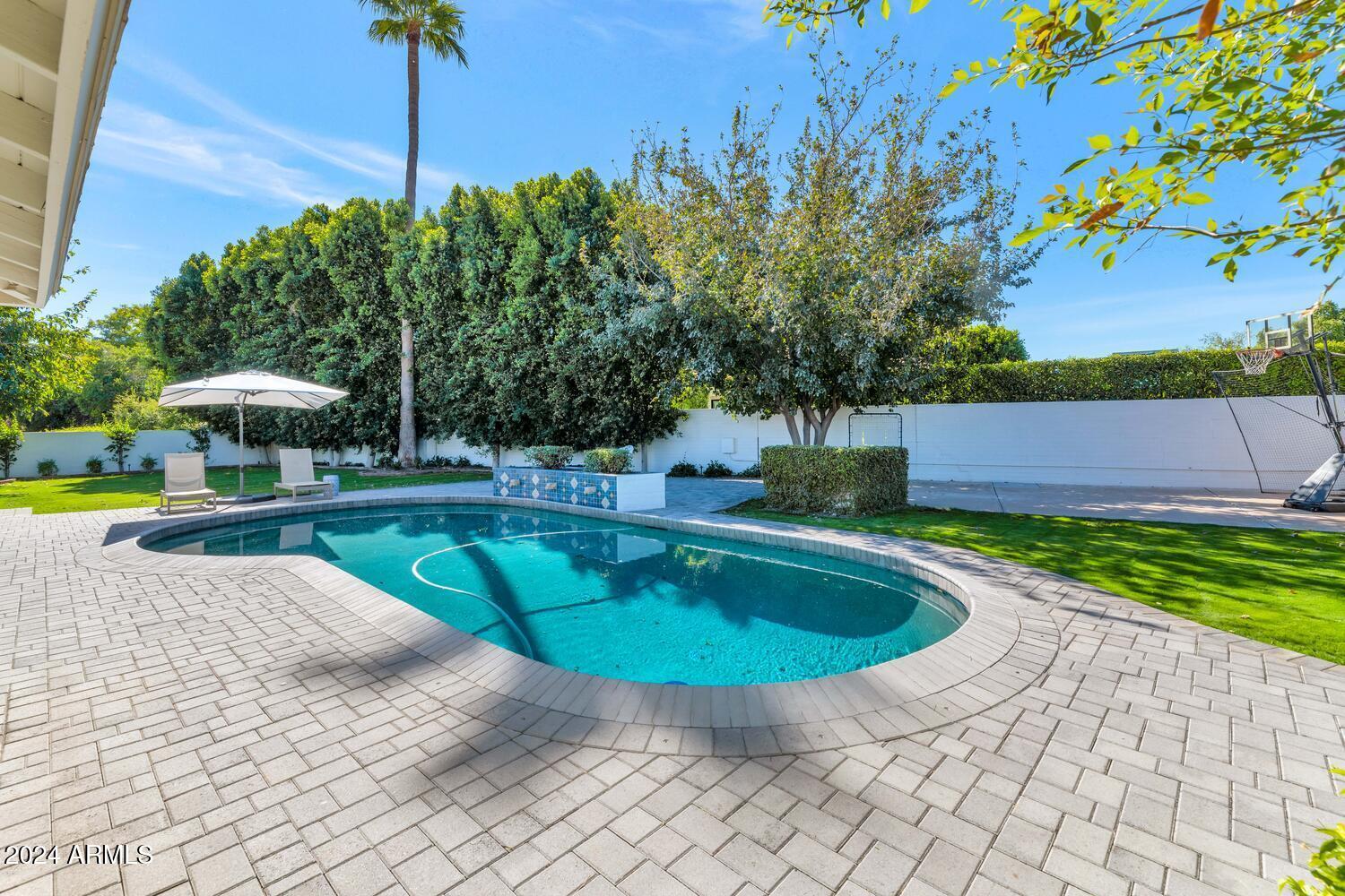 6214 E CALLE ROSA --