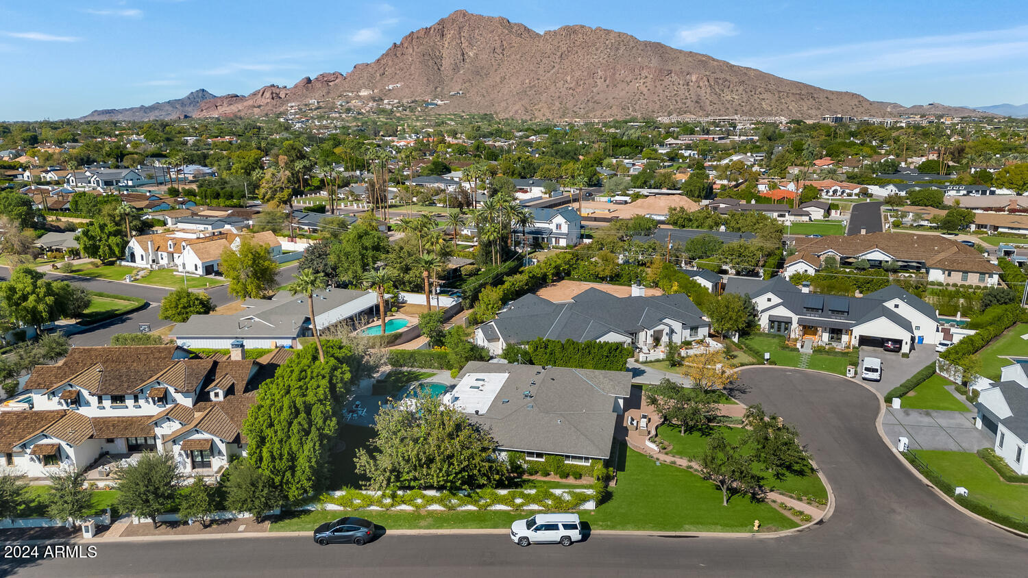 6214 E CALLE ROSA --